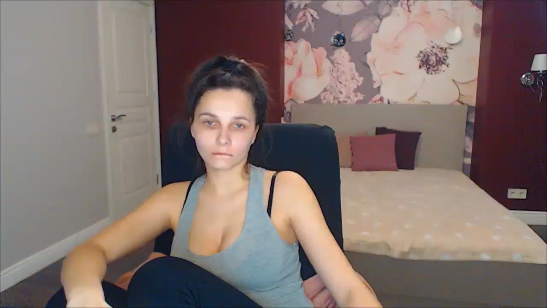 Gallery image thumbnail from Karina_Mils's myfreecams stream on, 03/10/2025, 11:37 image 11 of 20