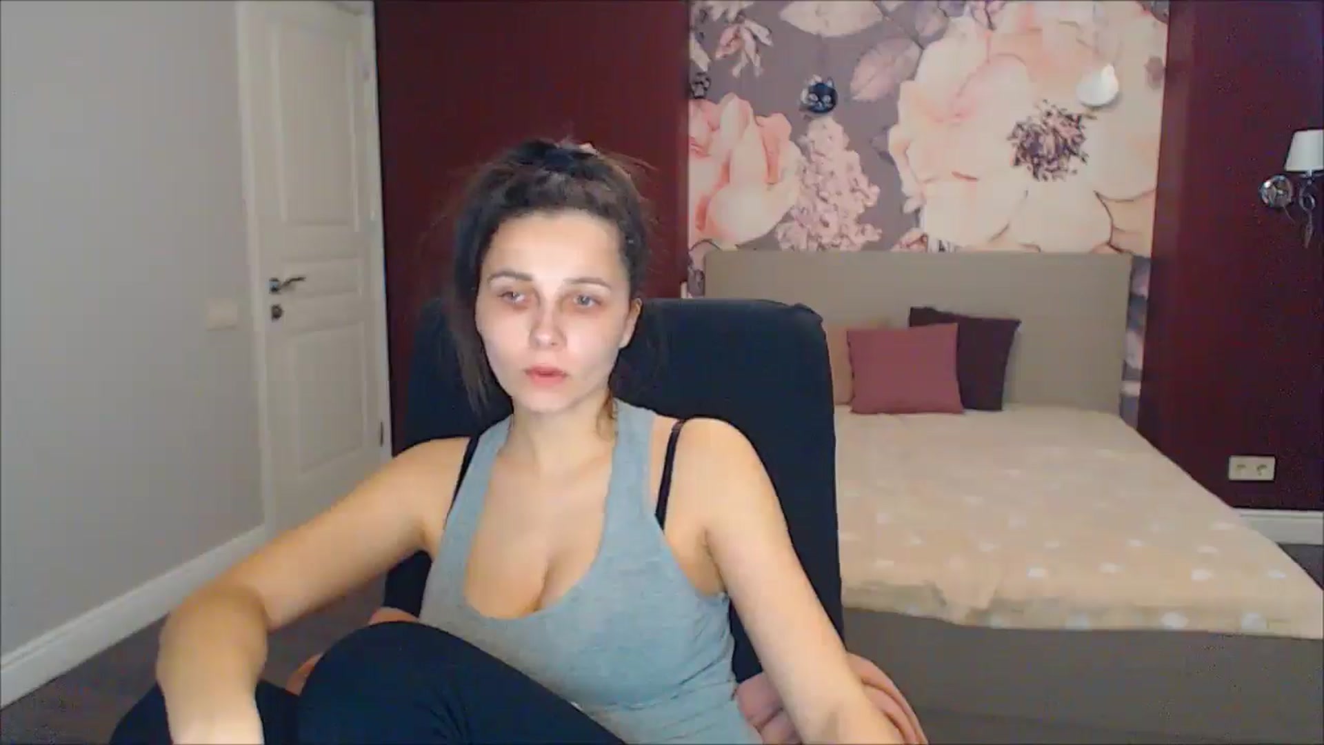 Gallery image thumbnail from Karina_Mils's myfreecams stream on, 03/10/2025, 11:37 image 14 of 20