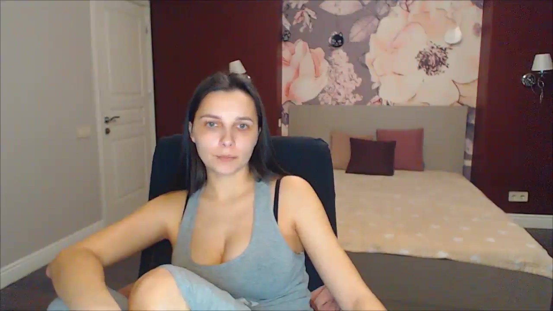 Gallery image thumbnail from Karina_Mils's myfreecams stream on, 03/14/2025, 16:54 image 3 of 20