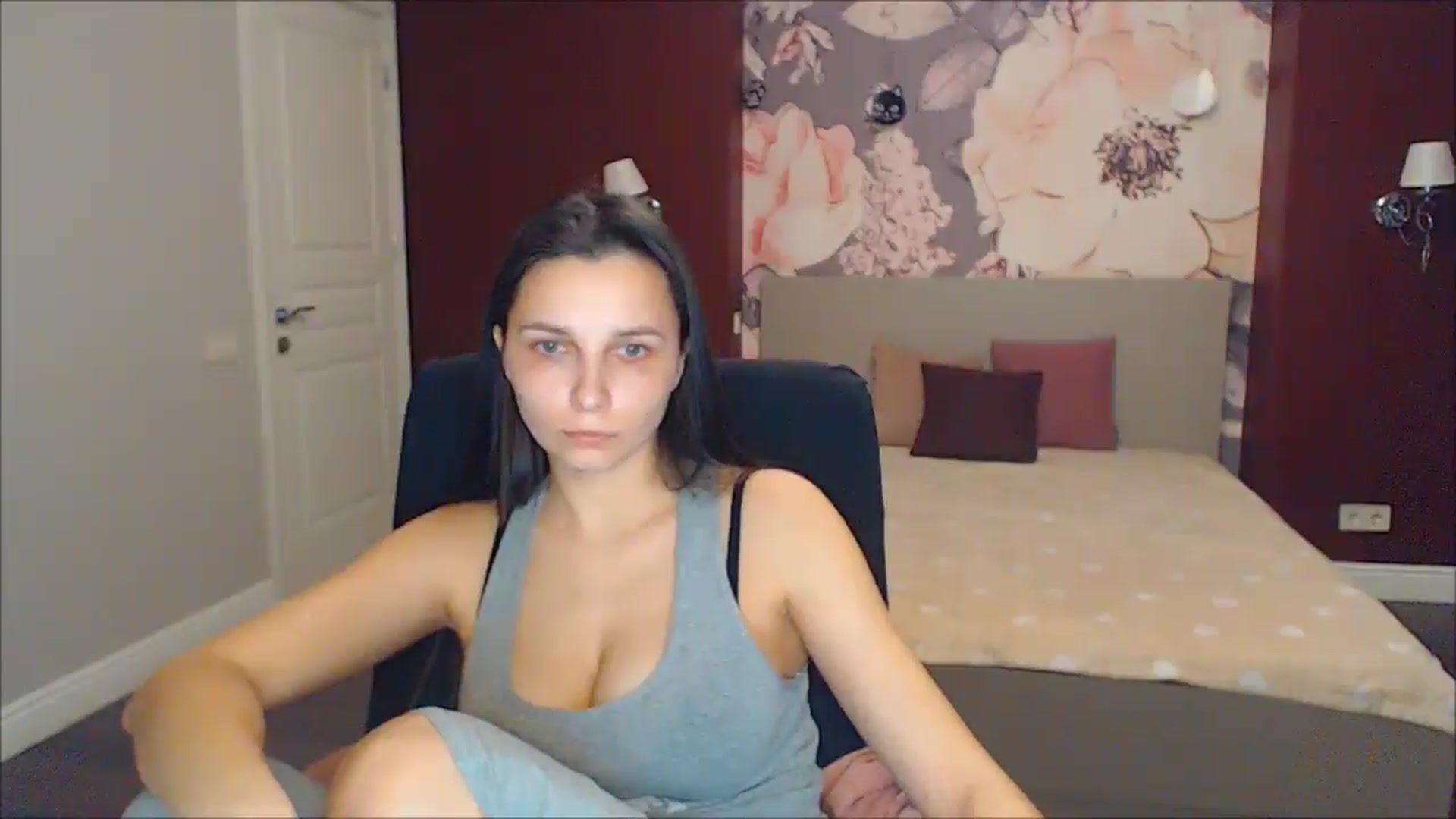 Gallery image thumbnail from Karina_Mils's myfreecams stream on, 03/14/2025, 16:54 image 15 of 20