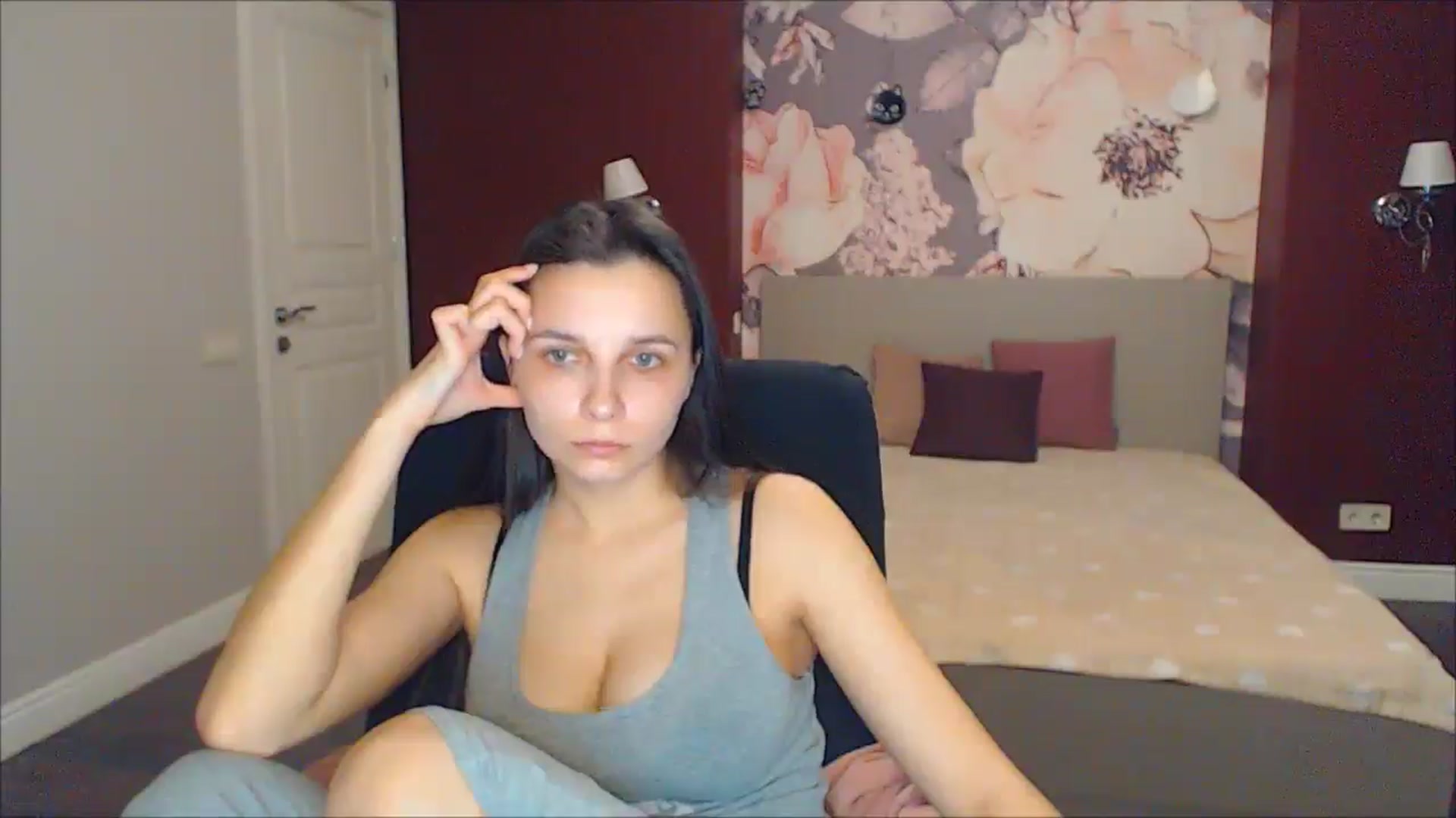 Gallery image thumbnail from Karina_Mils's myfreecams stream on, 03/14/2025, 16:54 image 14 of 20