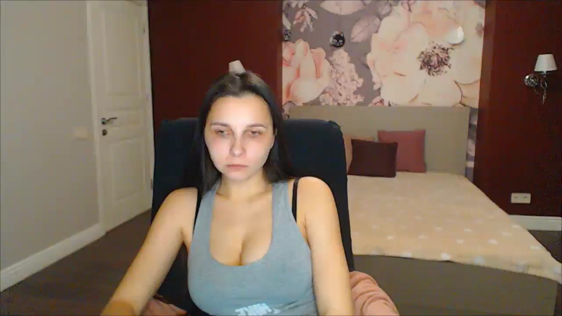 Gallery image thumbnail from Karina_Mils's myfreecams stream on, 03/14/2025, 18:52 image 9 of 20