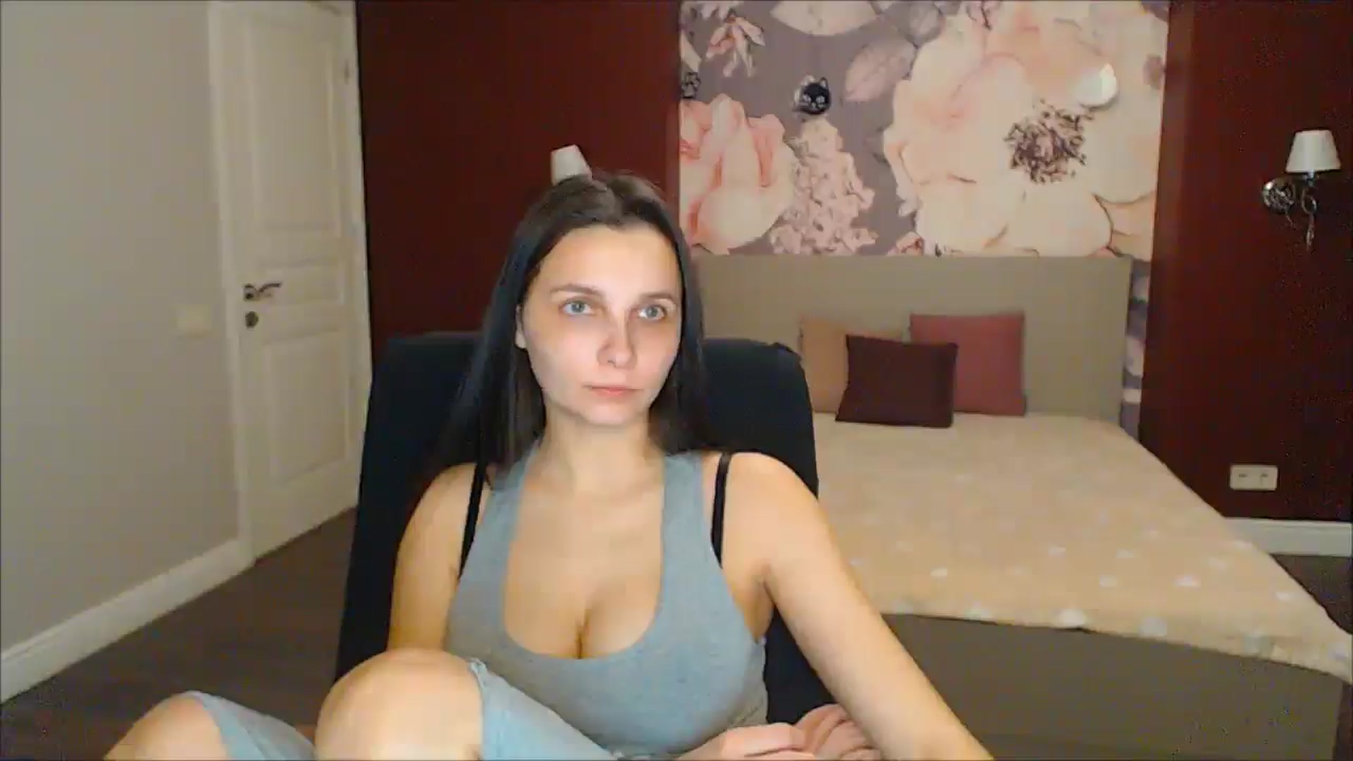 Gallery image thumbnail from Karina_Mils's myfreecams stream on, 03/14/2025, 18:52 image 14 of 20