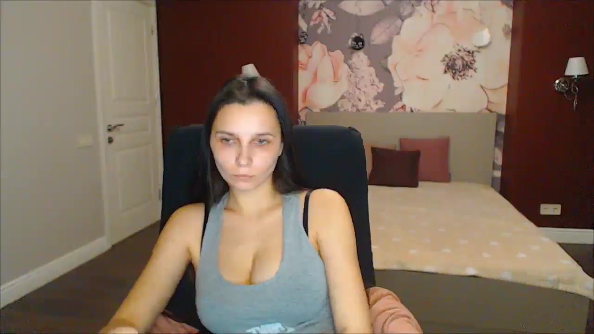 Gallery image thumbnail from Karina_Mils's myfreecams stream on, 03/14/2025, 18:52 image 10 of 20