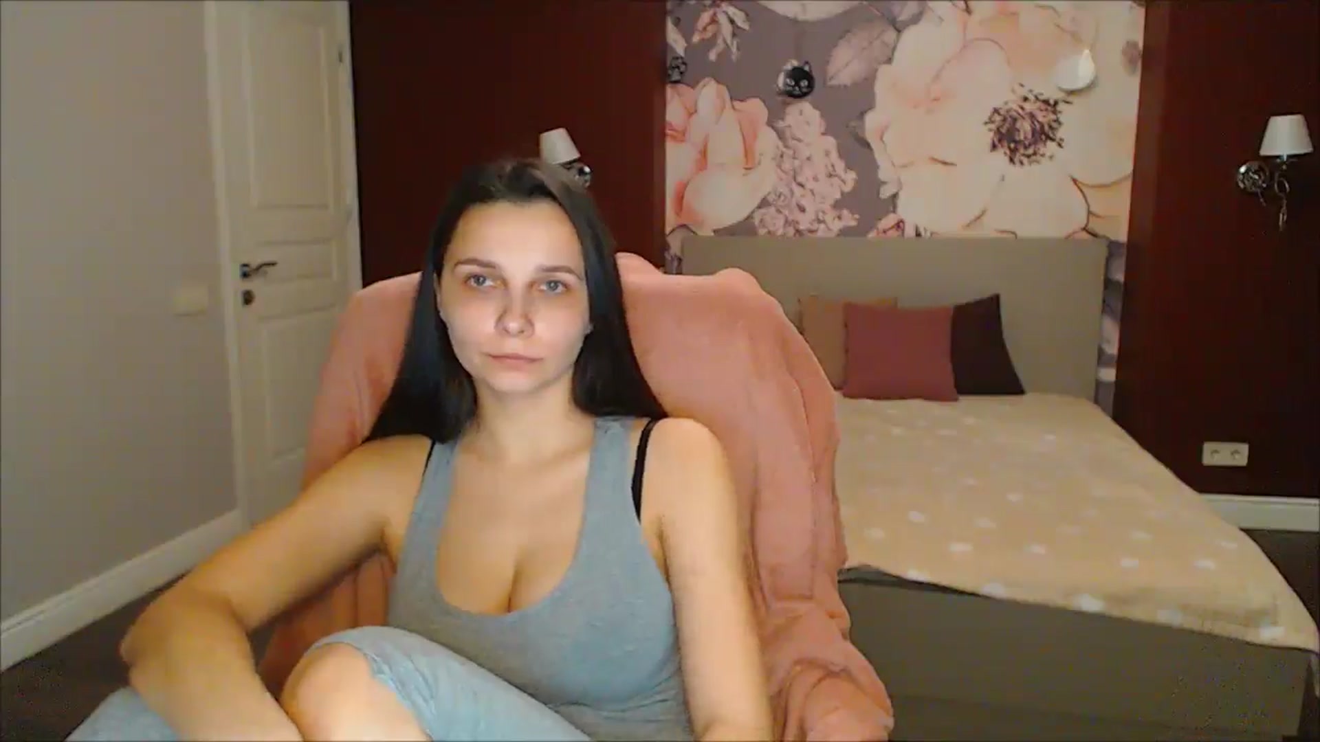 Gallery image thumbnail from Karina_Mils's myfreecams stream on, 03/15/2025, 16:16 image 12 of 20