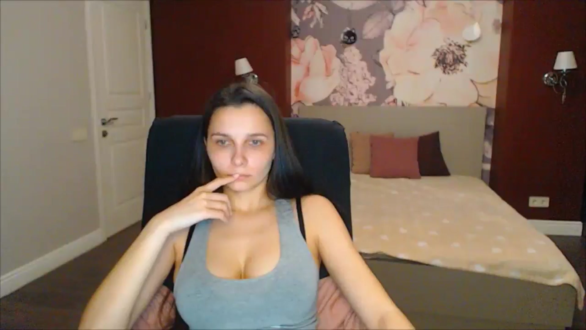Gallery image thumbnail from Karina_Mils's myfreecams stream on, 03/15/2025, 18:30 image 9 of 20