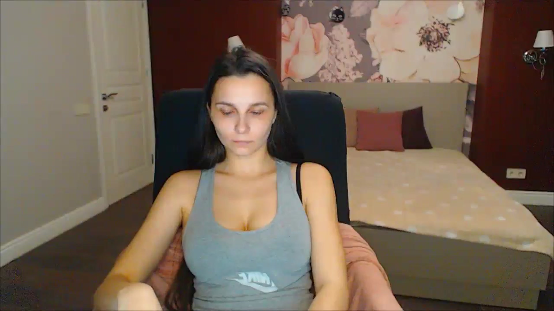 Gallery image thumbnail from Karina_Mils's myfreecams stream on, 03/15/2025, 19:02 image 7 of 20
