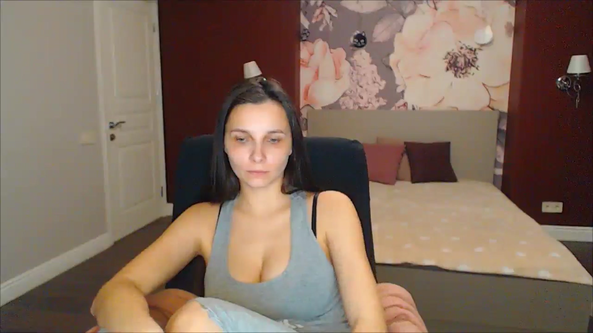 Gallery image thumbnail from Karina_Mils's myfreecams stream on, 03/16/2025, 16:55 image 14 of 20
