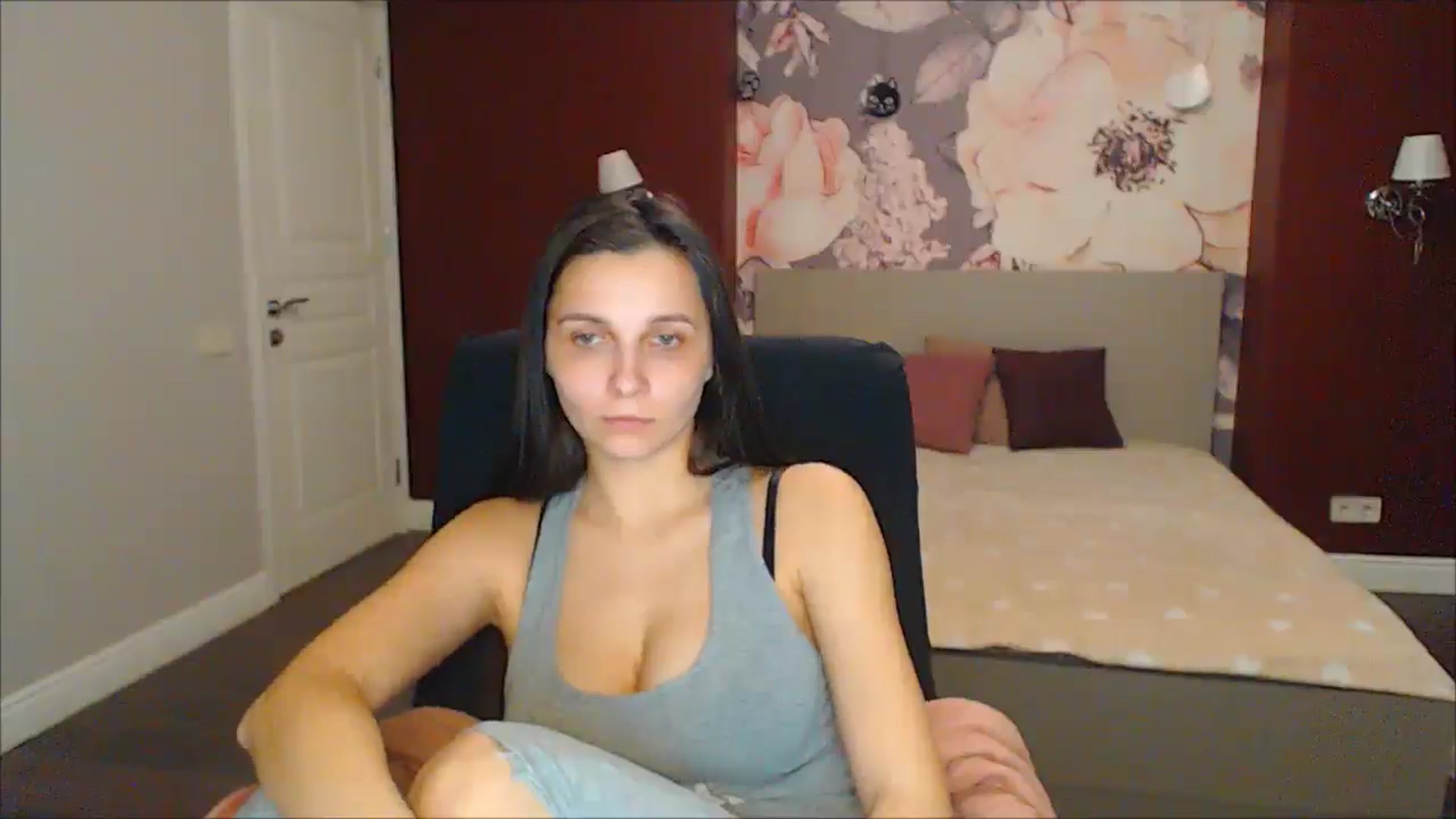 Gallery image thumbnail from Karina_Mils's myfreecams stream on, 03/16/2025, 16:55 image 12 of 20