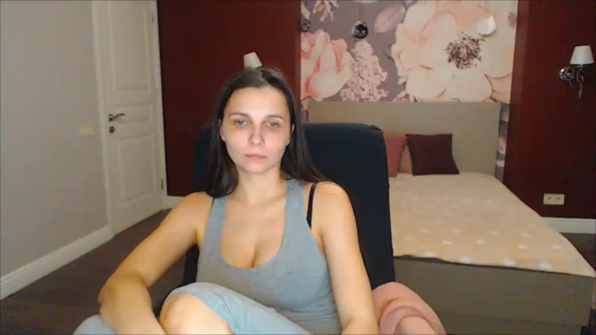 Gallery image thumbnail from Karina_Mils's myfreecams stream on, 03/16/2025, 18:47 image 5 of 20