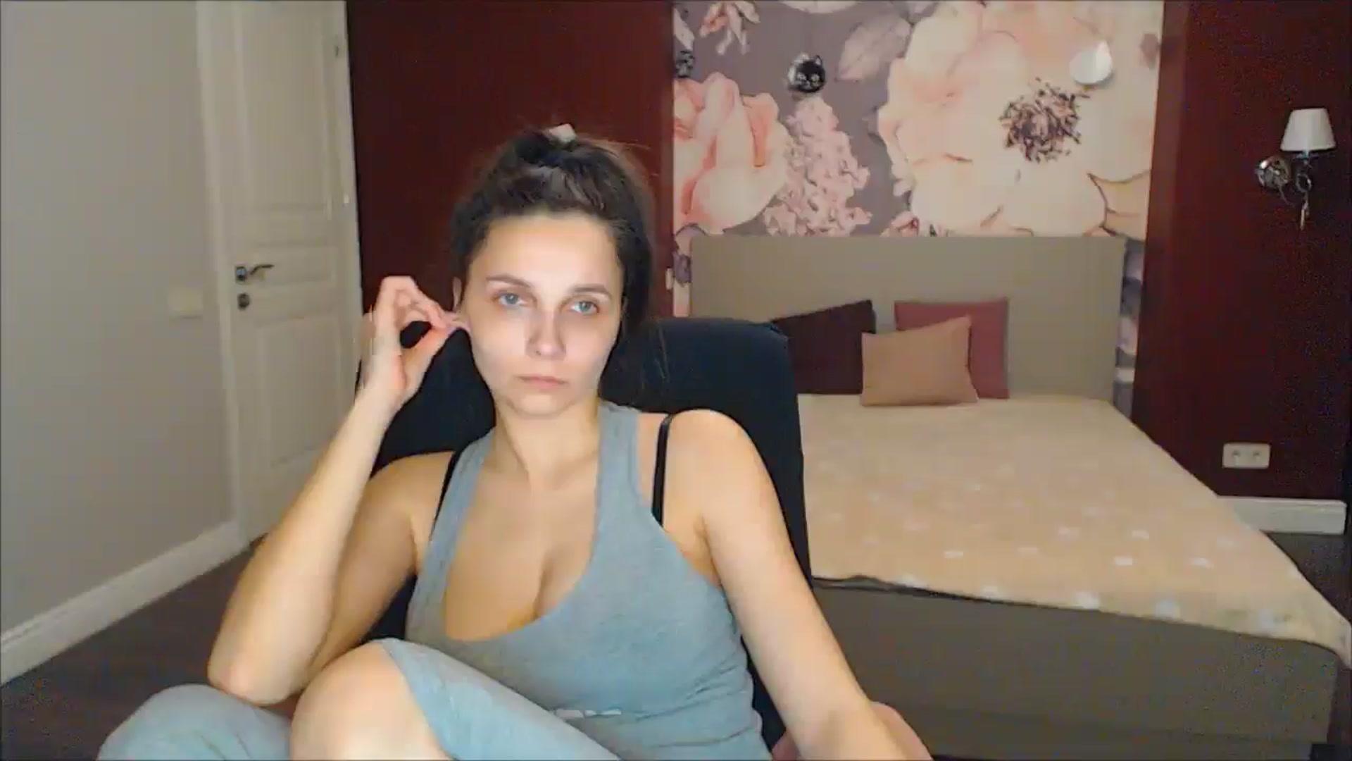 Gallery image thumbnail from Karina_Mils's myfreecams stream on, 03/21/2025, 17:13 image 20 of 20