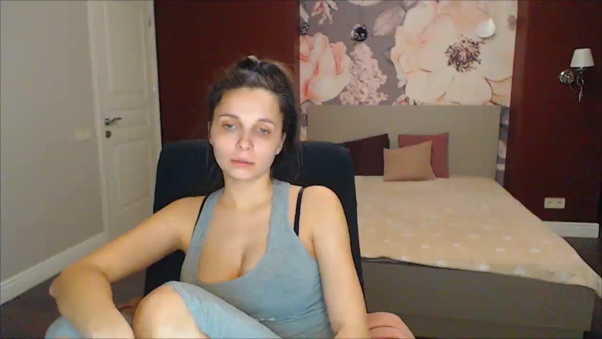 Gallery image thumbnail from Karina_Mils's myfreecams stream on, 03/21/2025, 17:13 image 9 of 20