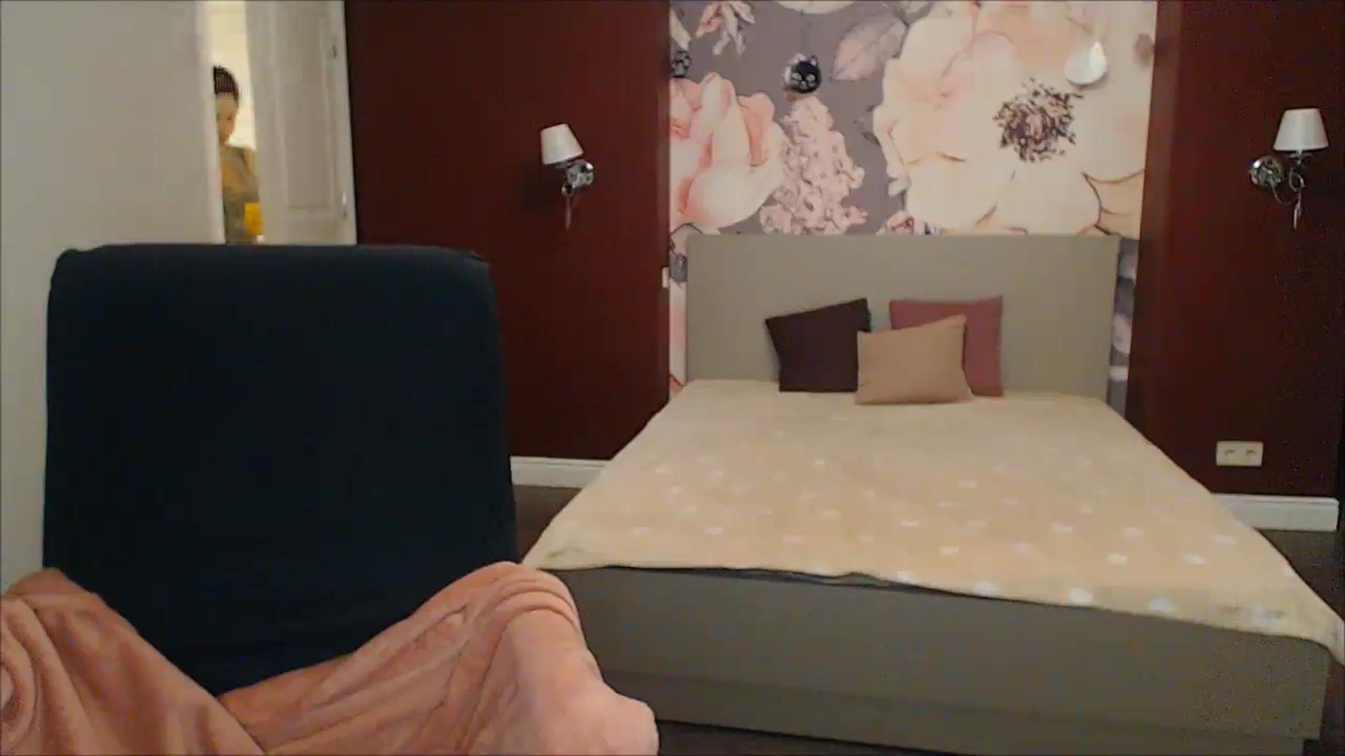 Gallery image thumbnail from Karina_Mils's myfreecams stream on, 03/21/2025, 17:13 image 3 of 20