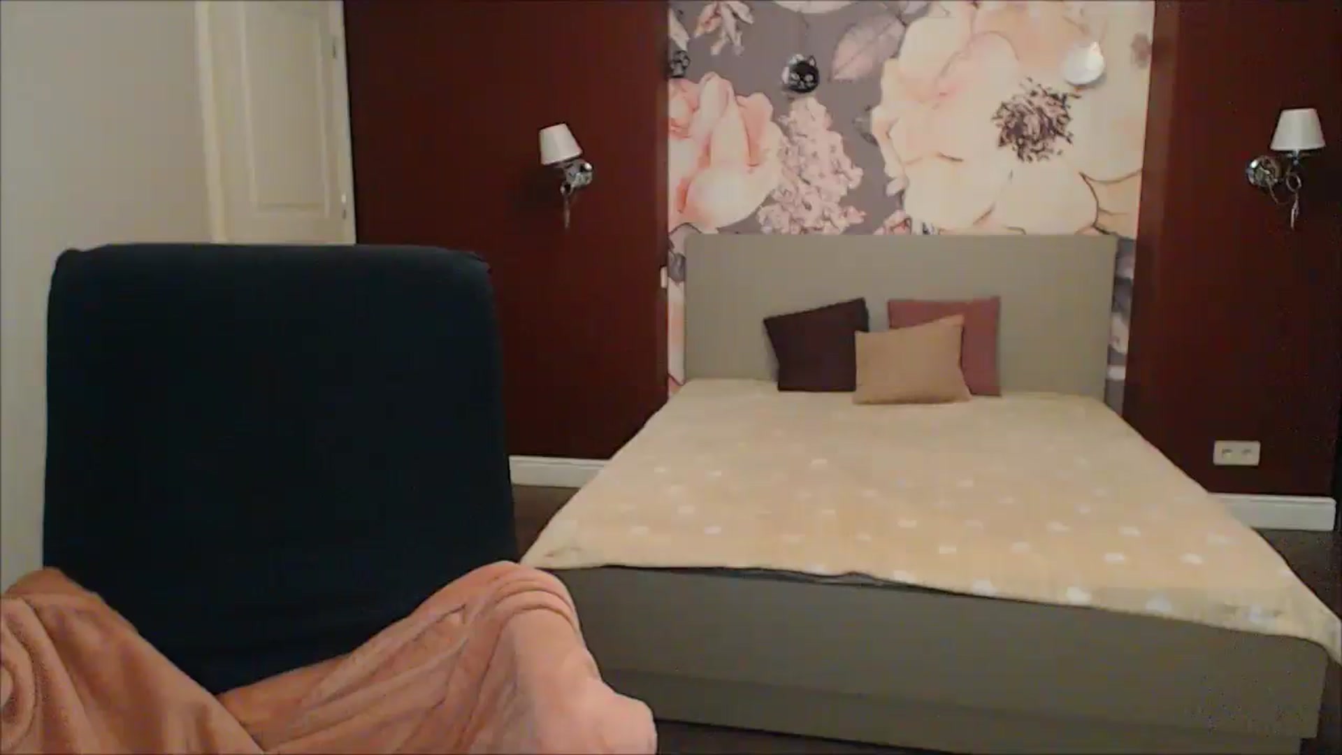 Gallery image thumbnail from Karina_Mils's myfreecams stream on, 03/21/2025, 17:13 image 2 of 20