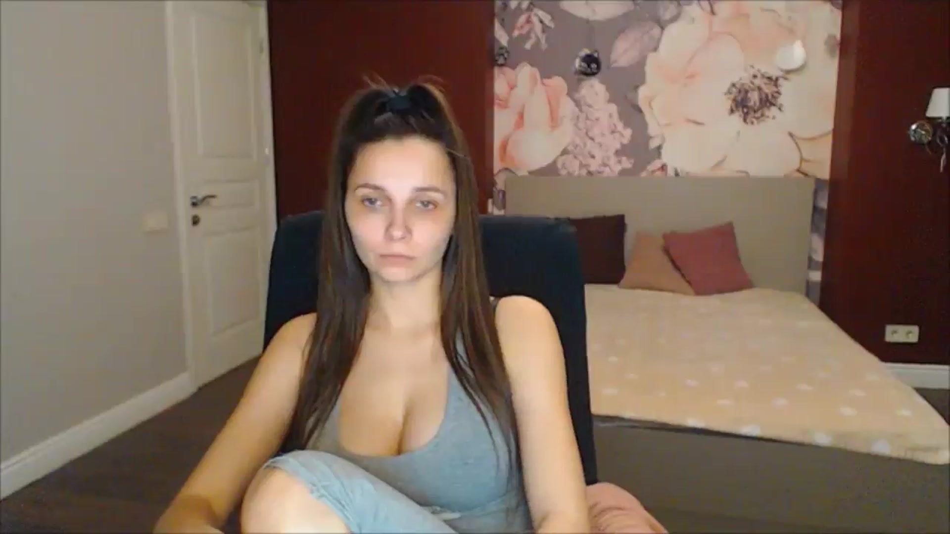 Gallery image thumbnail from Karina_Mils's myfreecams stream on, 03/22/2025, 16:58 image 4 of 20