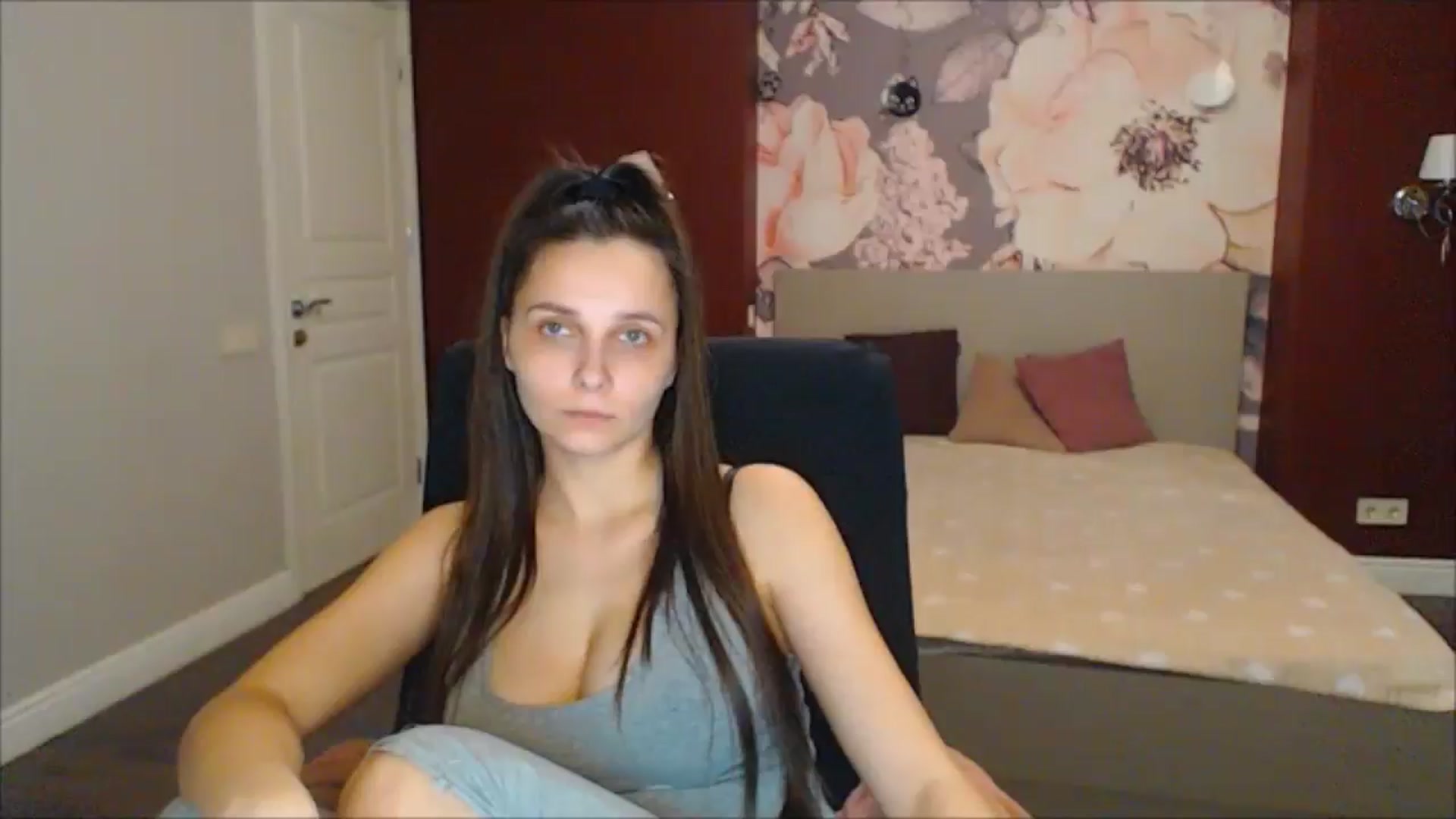 Gallery image thumbnail from Karina_Mils's myfreecams stream on, 03/22/2025, 16:58 image 16 of 20