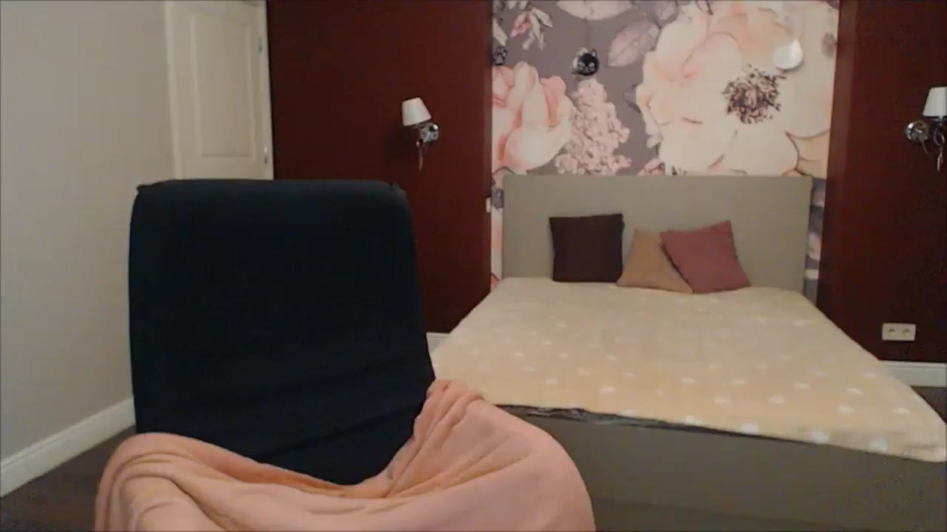 Gallery image thumbnail from Karina_Mils's myfreecams stream on, 03/22/2025, 16:58 image 20 of 20