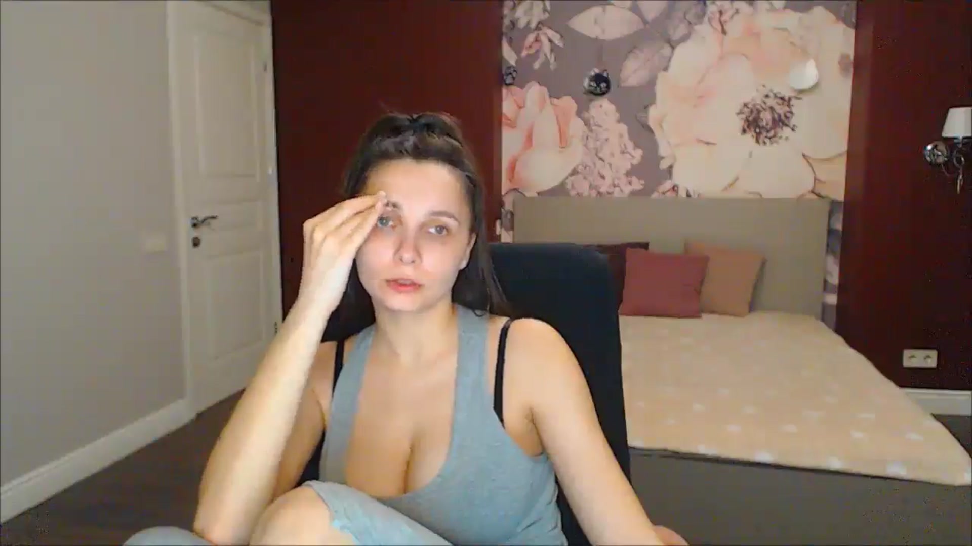 Gallery image thumbnail from Karina_Mils's myfreecams stream on, 03/23/2025, 15:41 image 15 of 20