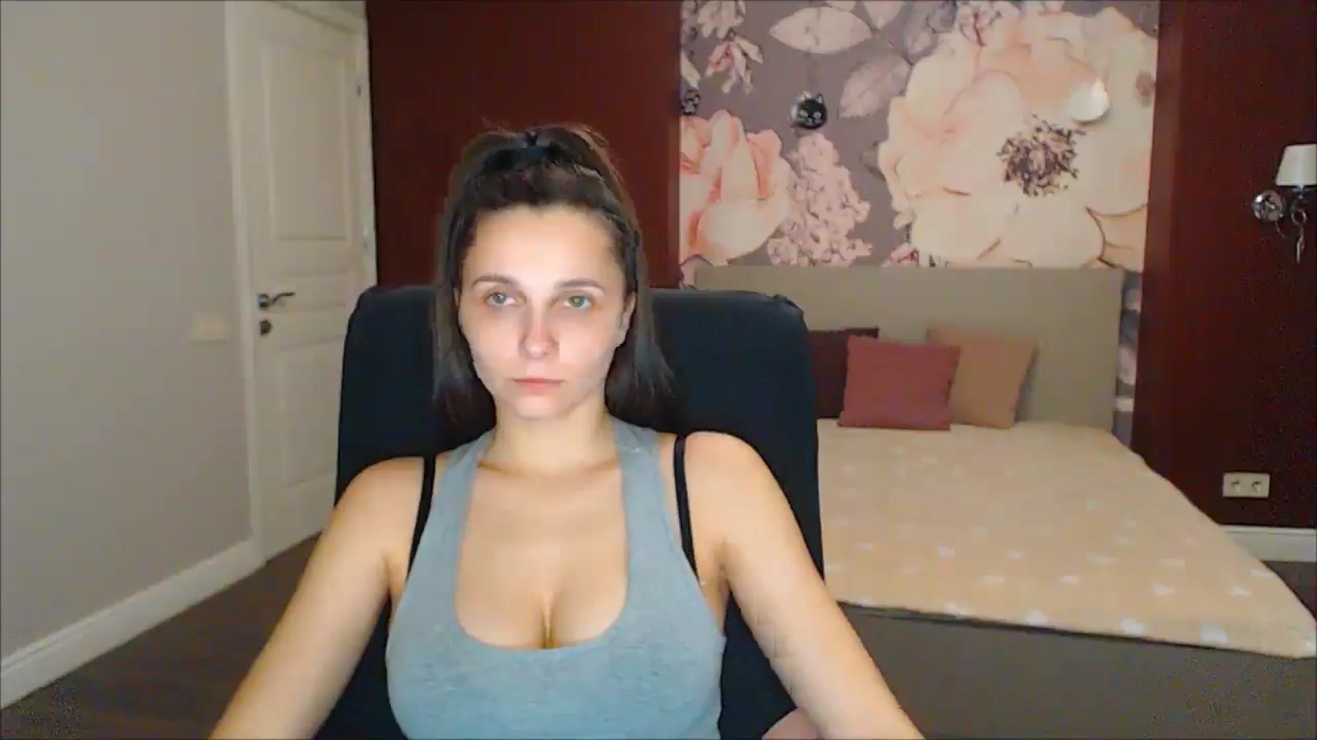 Gallery image thumbnail from Karina_Mils's myfreecams stream on, 03/23/2025, 15:41 image 10 of 20