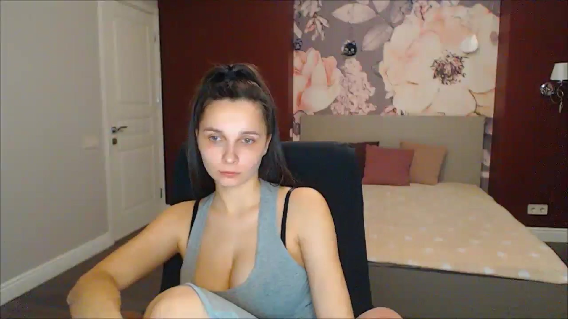 Gallery image thumbnail from Karina_Mils's myfreecams stream on, 03/23/2025, 15:41 image 18 of 20