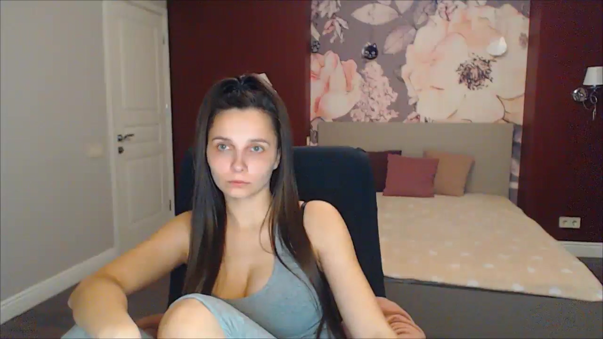Gallery image thumbnail from Karina_Mils's myfreecams stream on, 03/23/2025, 15:41 image 6 of 20