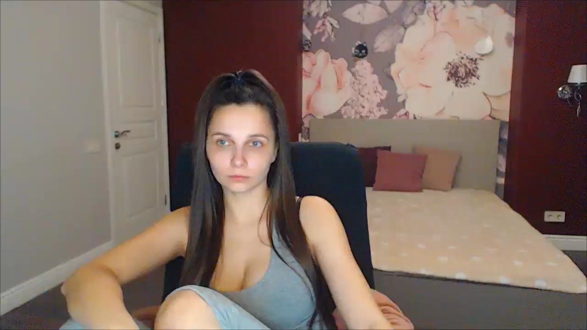 Gallery image thumbnail from Karina_Mils's myfreecams stream on, 03/23/2025, 15:41 image 5 of 20