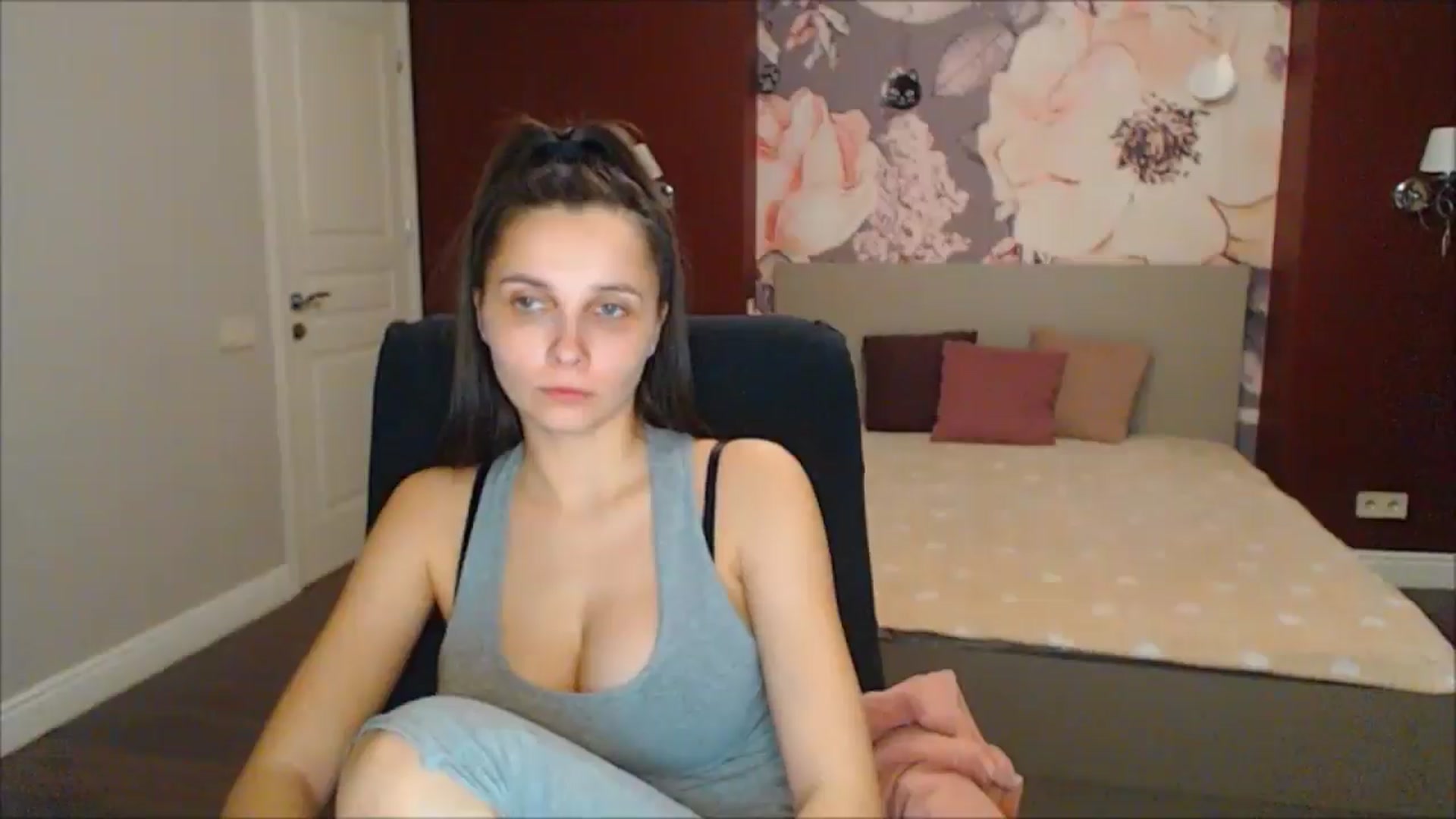 Gallery image thumbnail from Karina_Mils's myfreecams stream on, 03/23/2025, 16:57 image 2 of 20
