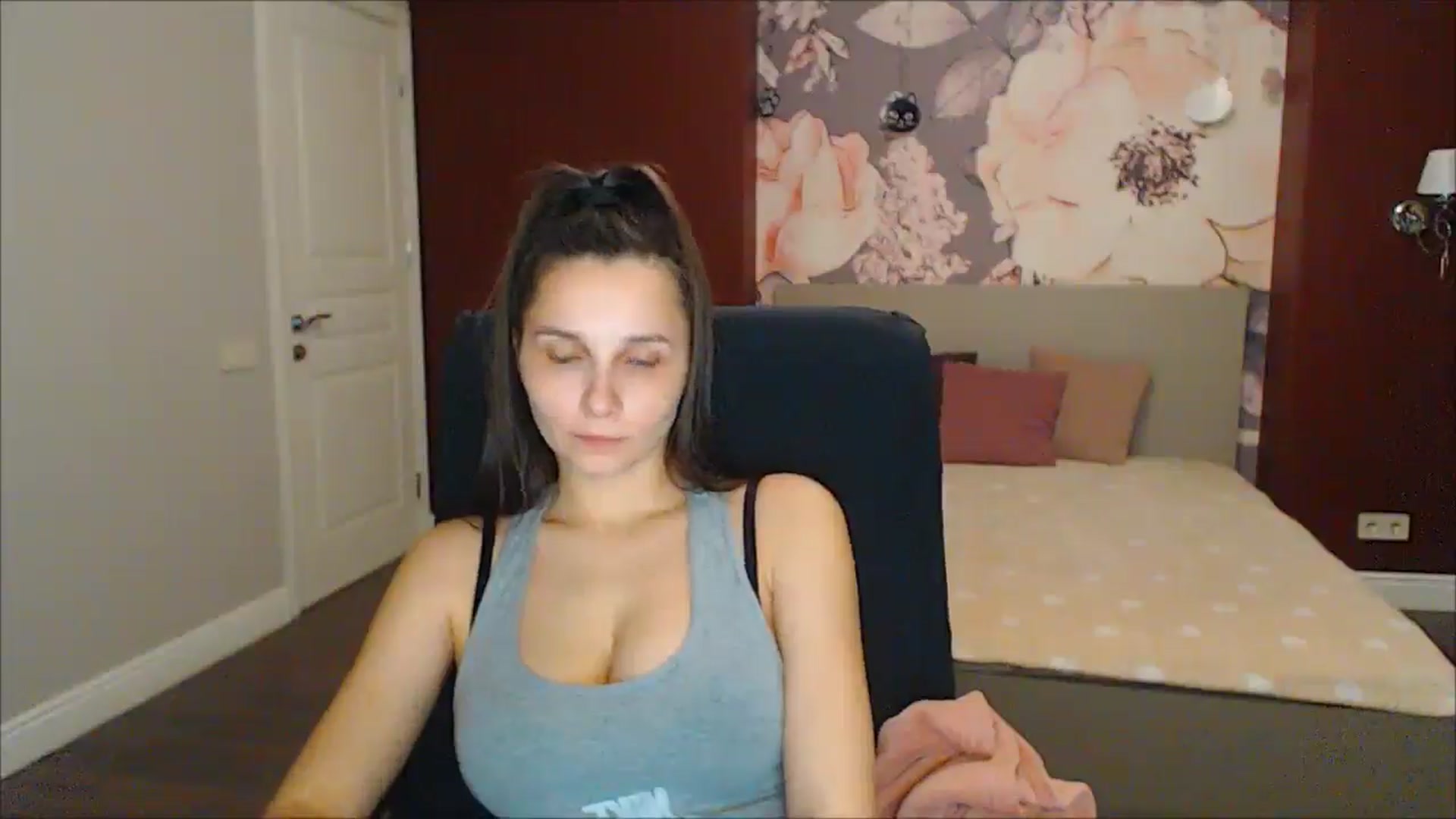 Gallery image thumbnail from Karina_Mils's myfreecams stream on, 03/23/2025, 16:57 image 19 of 20