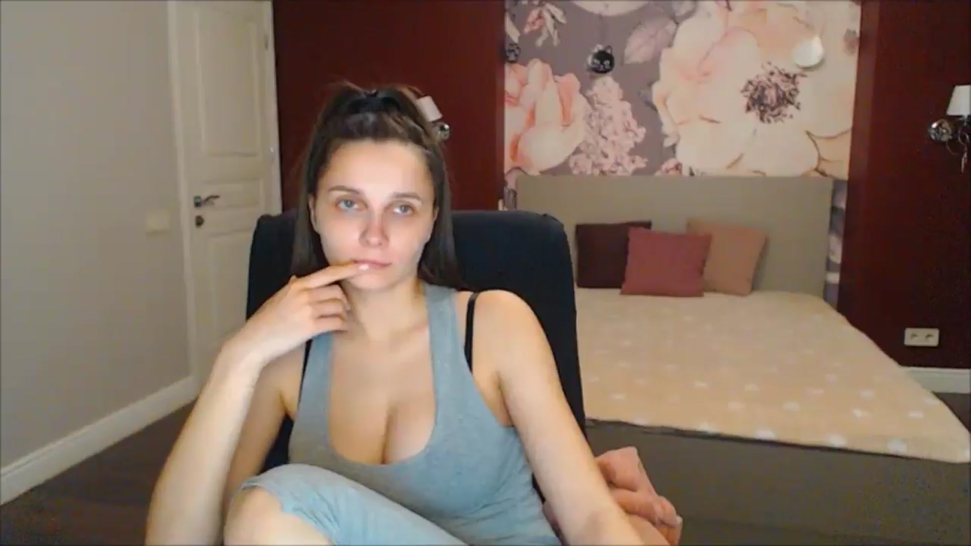 Gallery image thumbnail from Karina_Mils's myfreecams stream on, 03/23/2025, 16:57 image 3 of 20