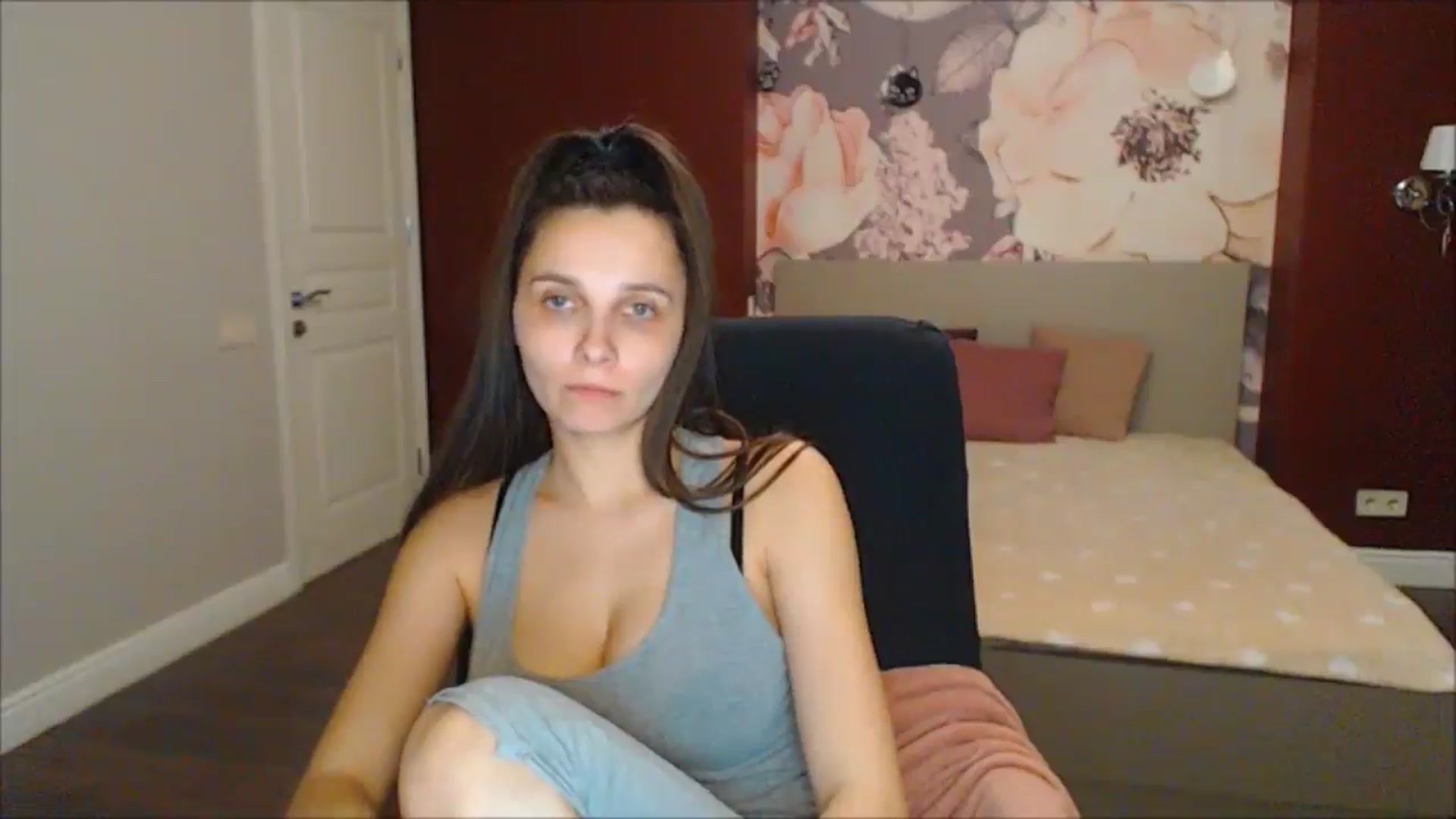 Gallery image thumbnail from Karina_Mils's myfreecams stream on, 03/23/2025, 18:43 image 3 of 20