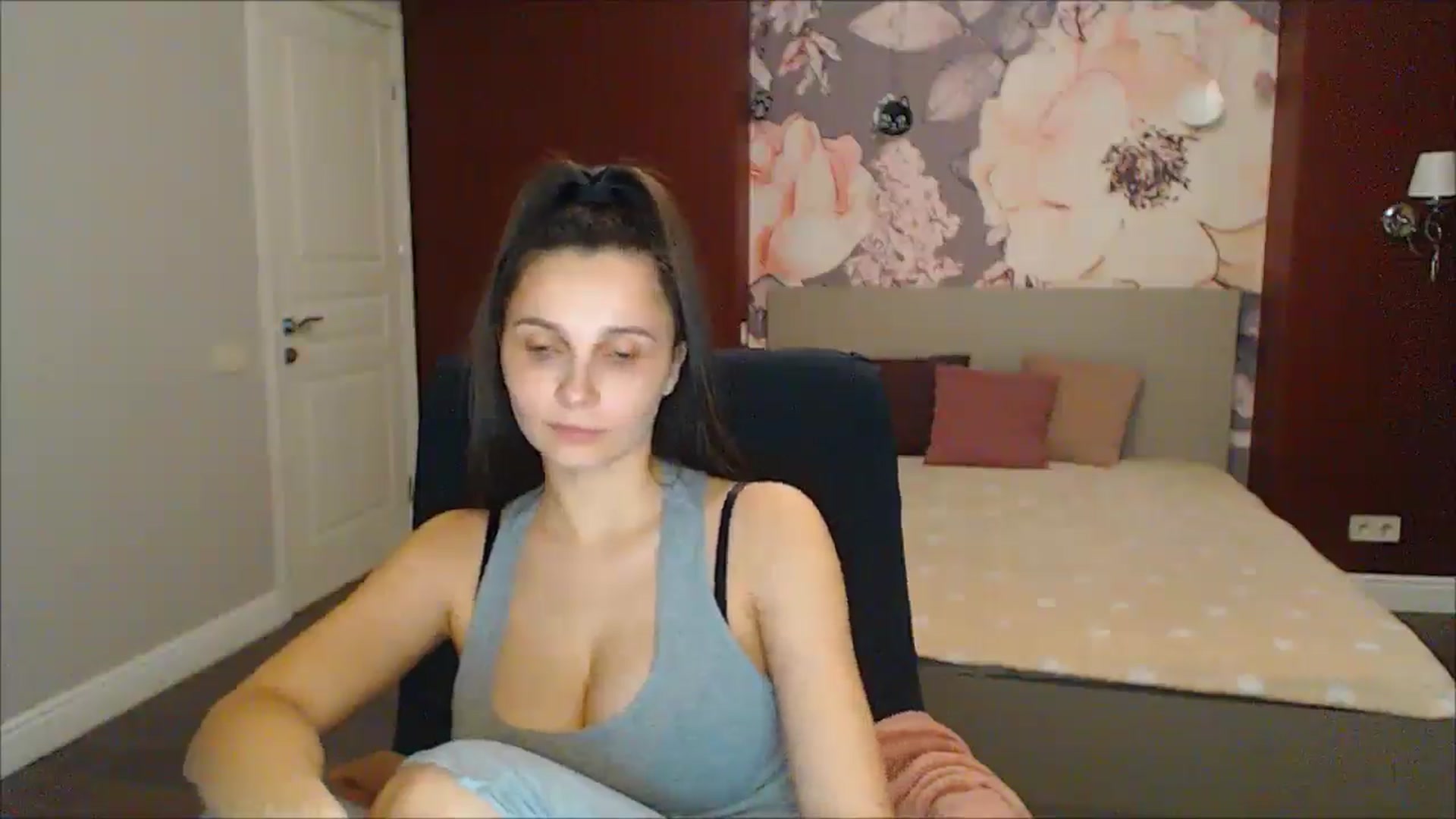 Gallery image thumbnail from Karina_Mils's myfreecams stream on, 03/23/2025, 18:43 image 11 of 20