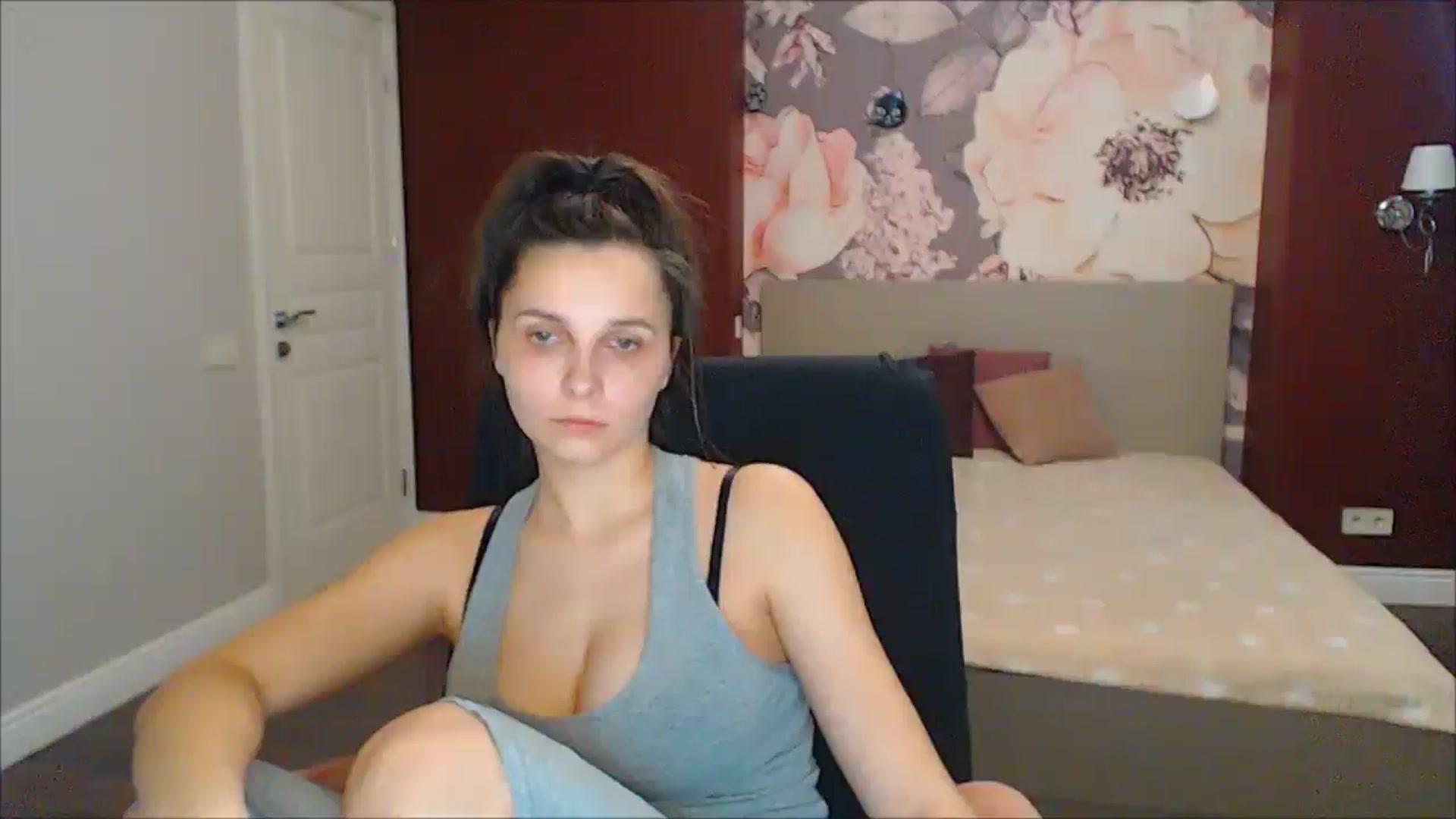 Gallery image thumbnail from Karina_Mils's myfreecams stream on, 03/24/2025, 12:33 image 19 of 20