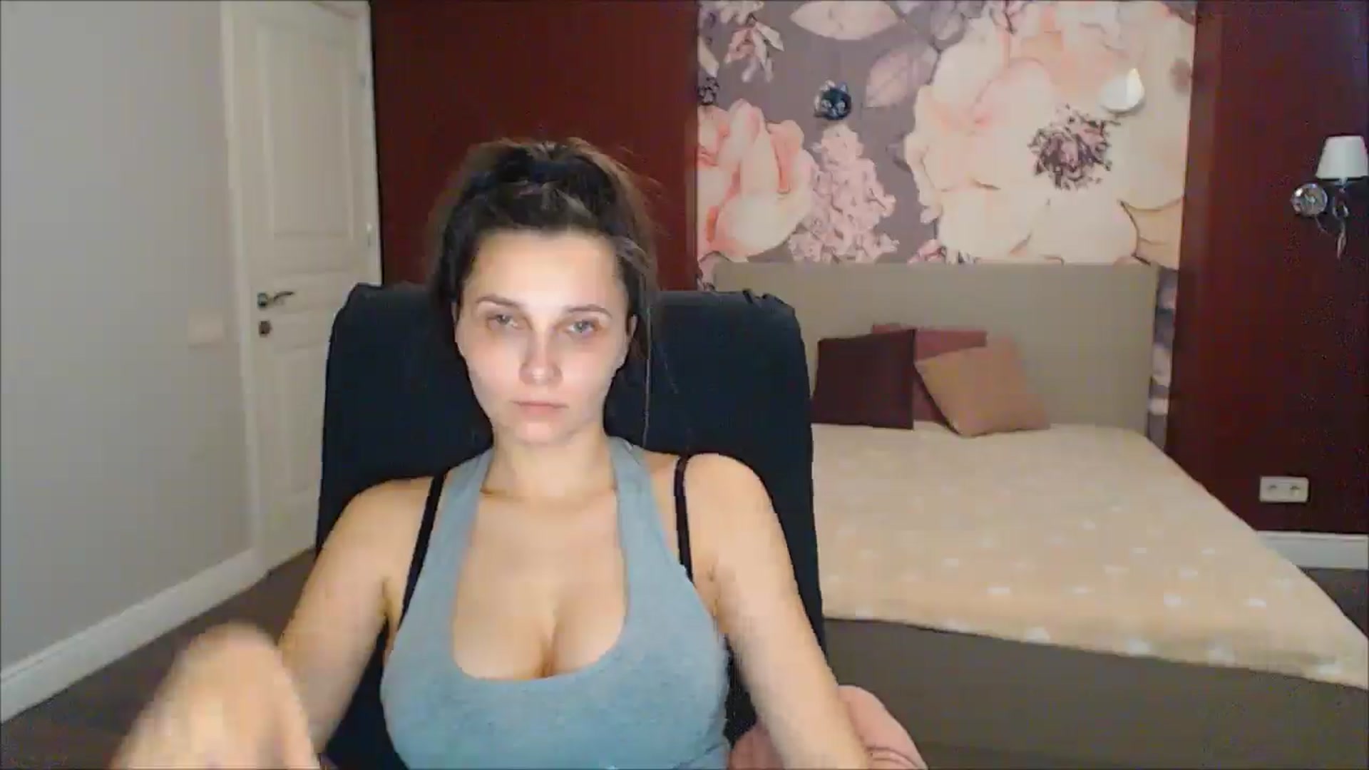 Gallery image thumbnail from Karina_Mils's myfreecams stream on, 03/24/2025, 12:33 image 13 of 20