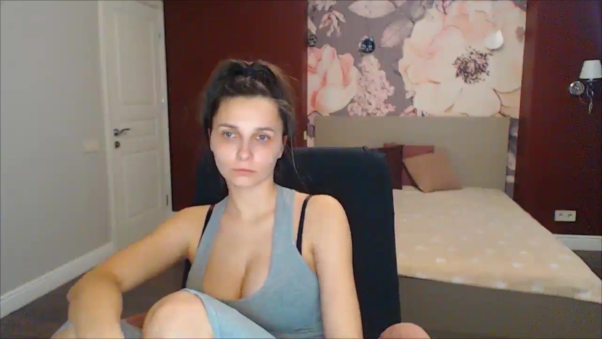 Gallery image thumbnail from Karina_Mils's myfreecams stream on, 03/24/2025, 12:33 image 17 of 20