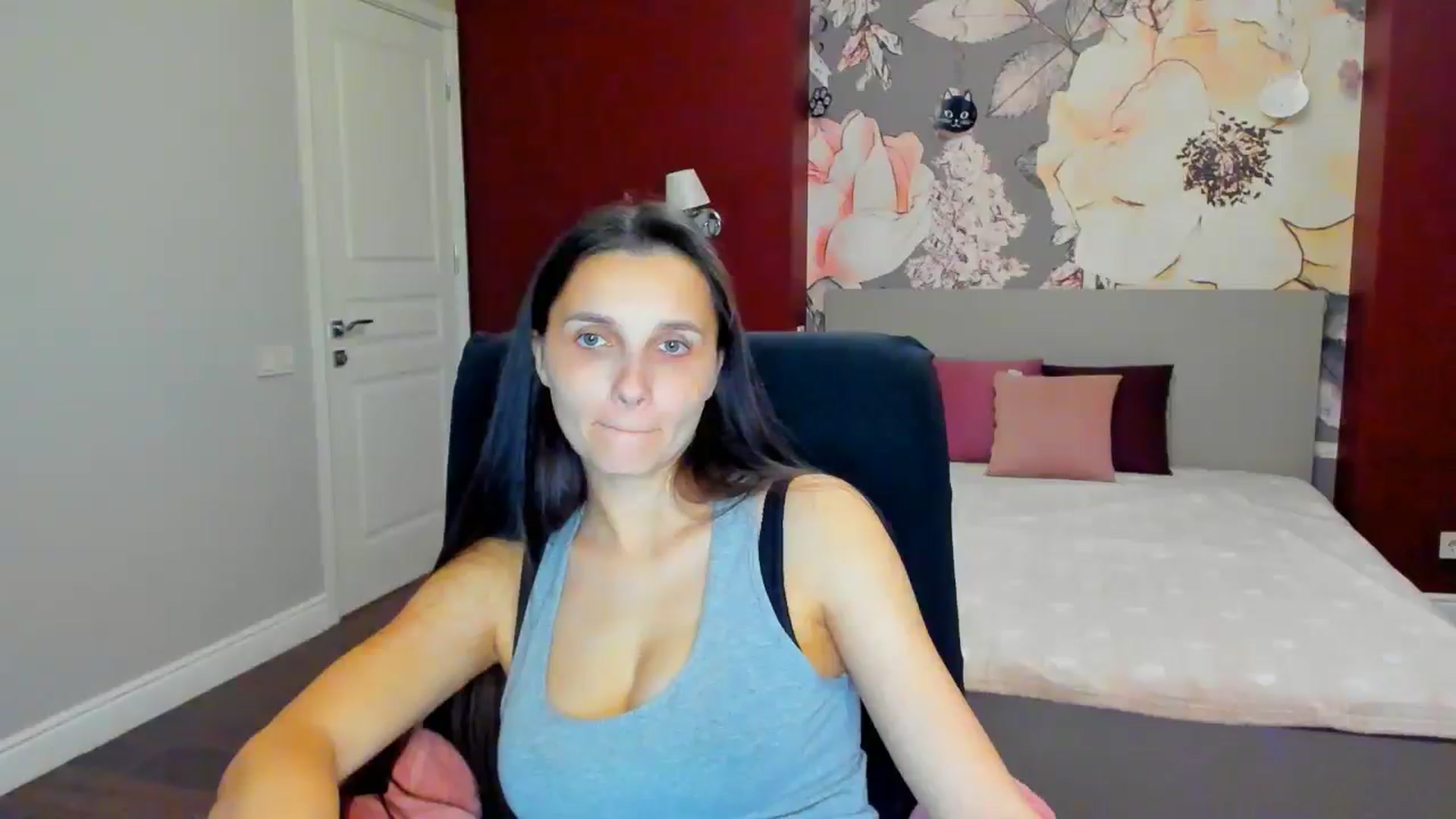 Gallery image thumbnail from Karina_Mils's myfreecams stream on, 05/09/2025, 14:03 image 3 of 20
