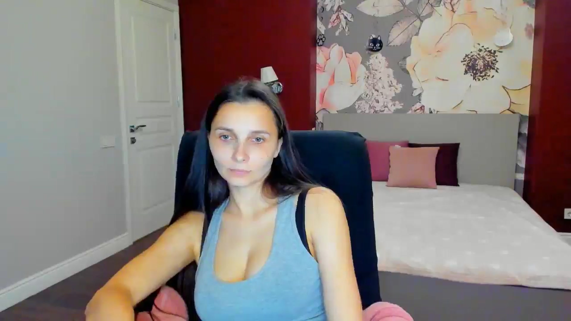 Gallery image thumbnail from Karina_Mils's myfreecams stream on, 05/09/2025, 14:03 image 5 of 20