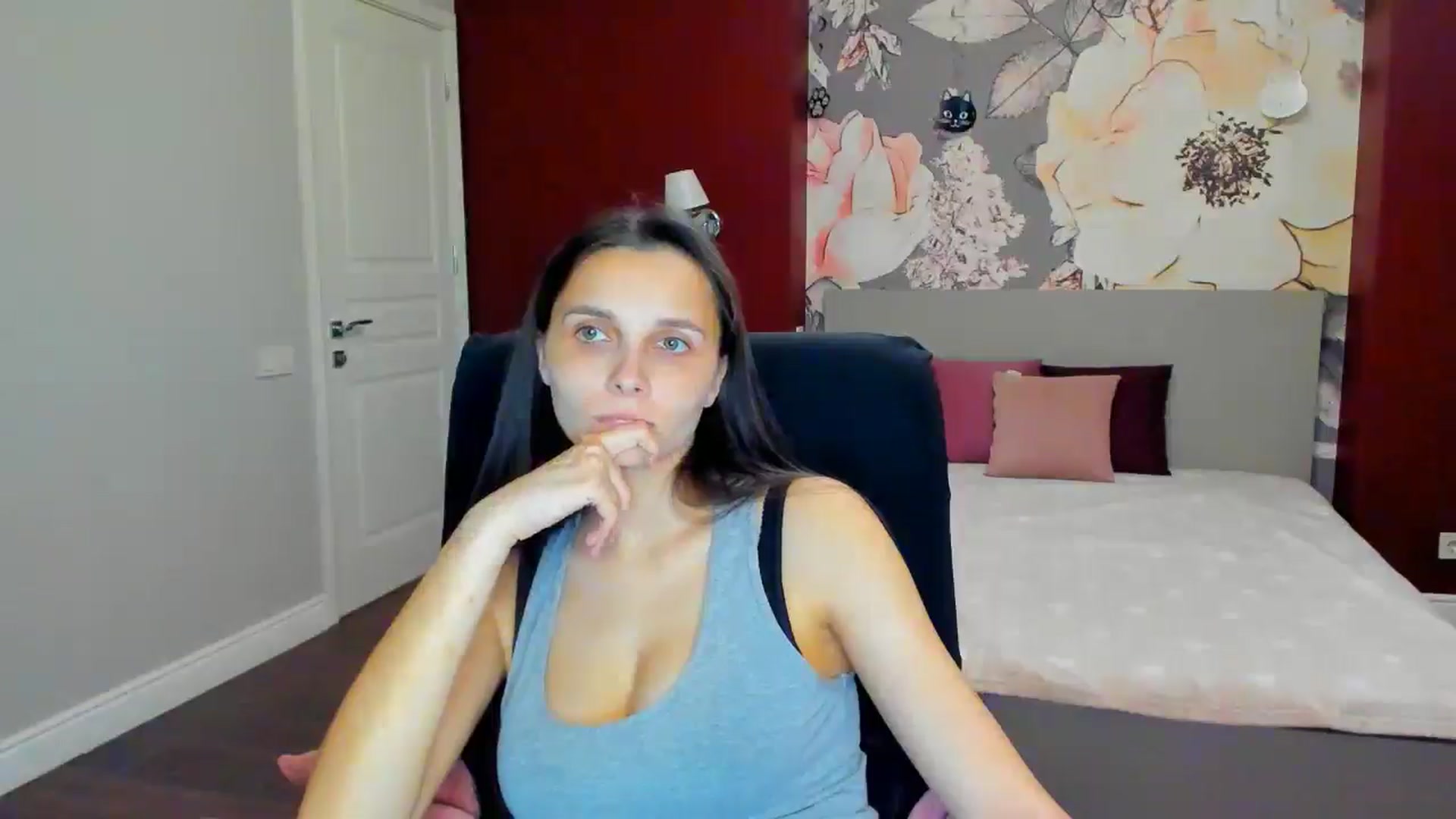 Gallery image thumbnail from Karina_Mils's myfreecams stream on, 05/09/2025, 14:03 image 2 of 20