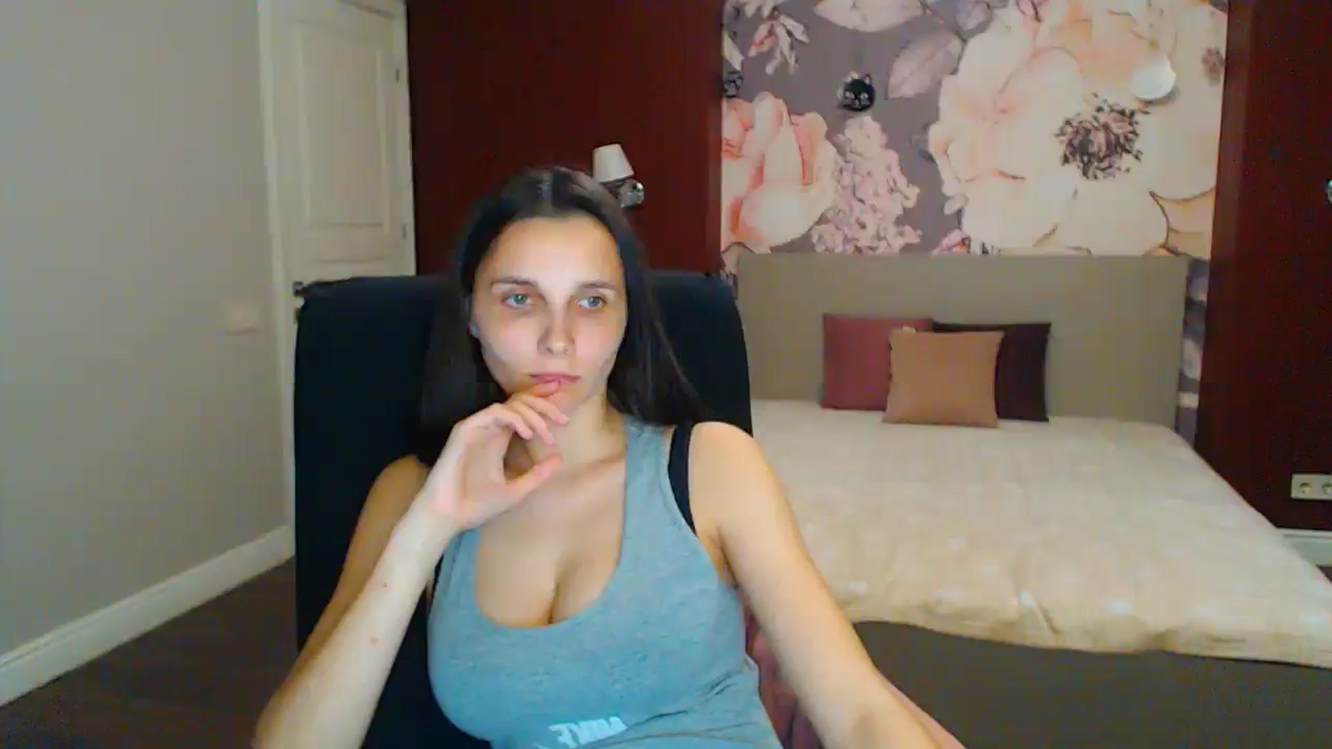 Gallery image thumbnail from Karina_Mils's myfreecams stream on, 05/09/2025, 19:30 image 20 of 20