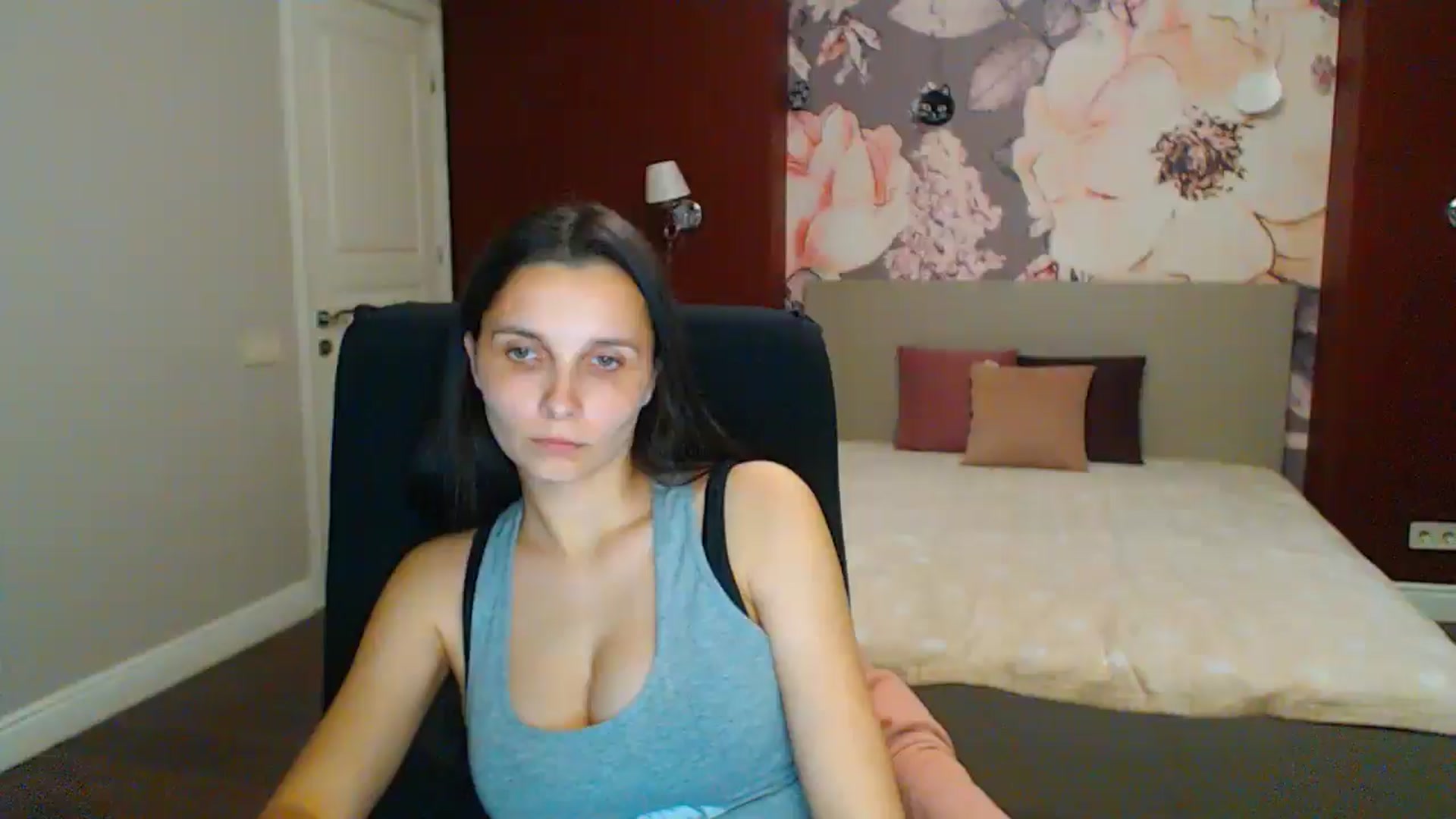 Gallery image thumbnail from Karina_Mils's myfreecams stream on, 05/09/2025, 19:30 image 19 of 20