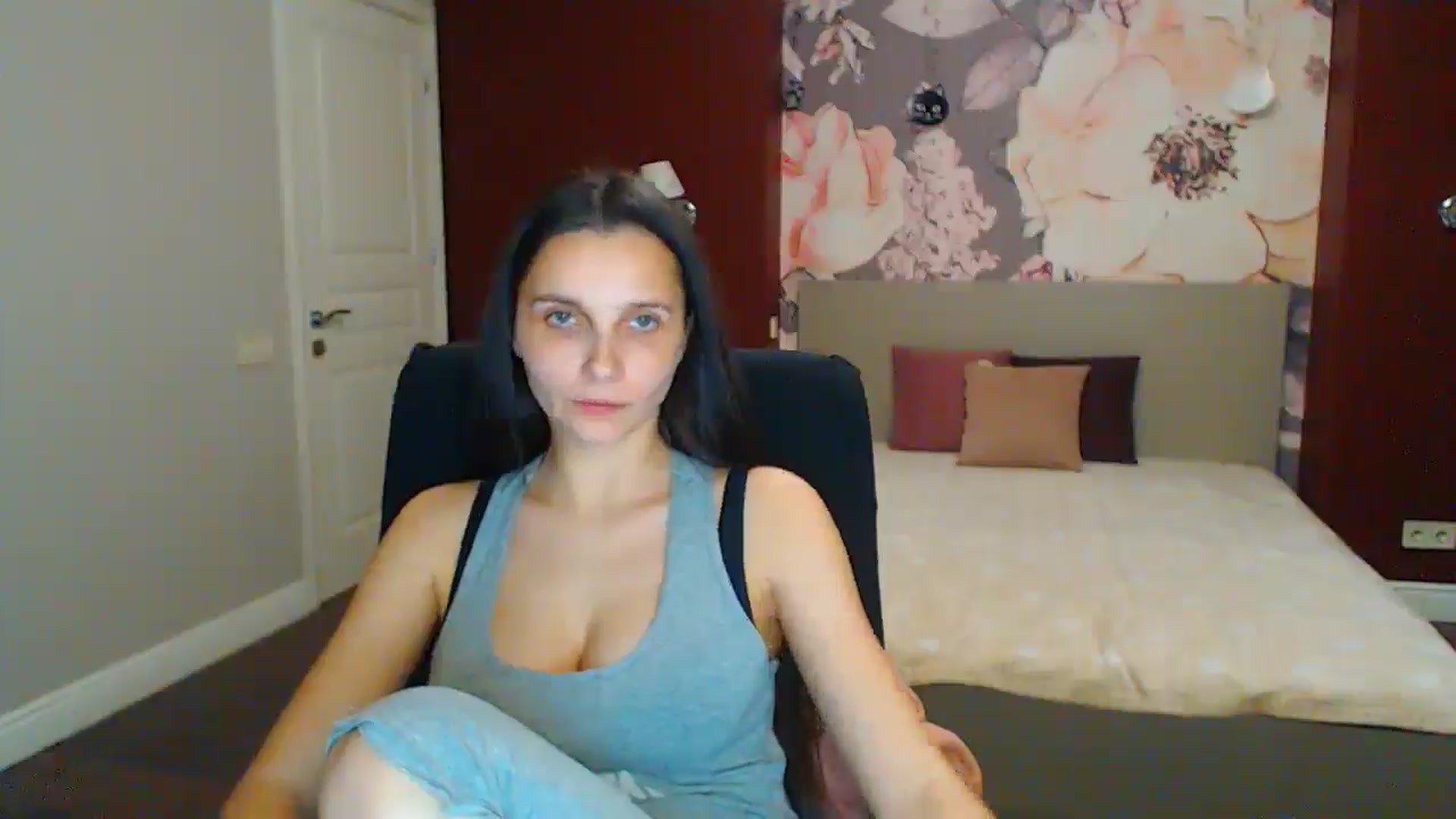 Gallery image thumbnail from Karina_Mils's myfreecams stream on, 05/09/2025, 19:30 image 6 of 20