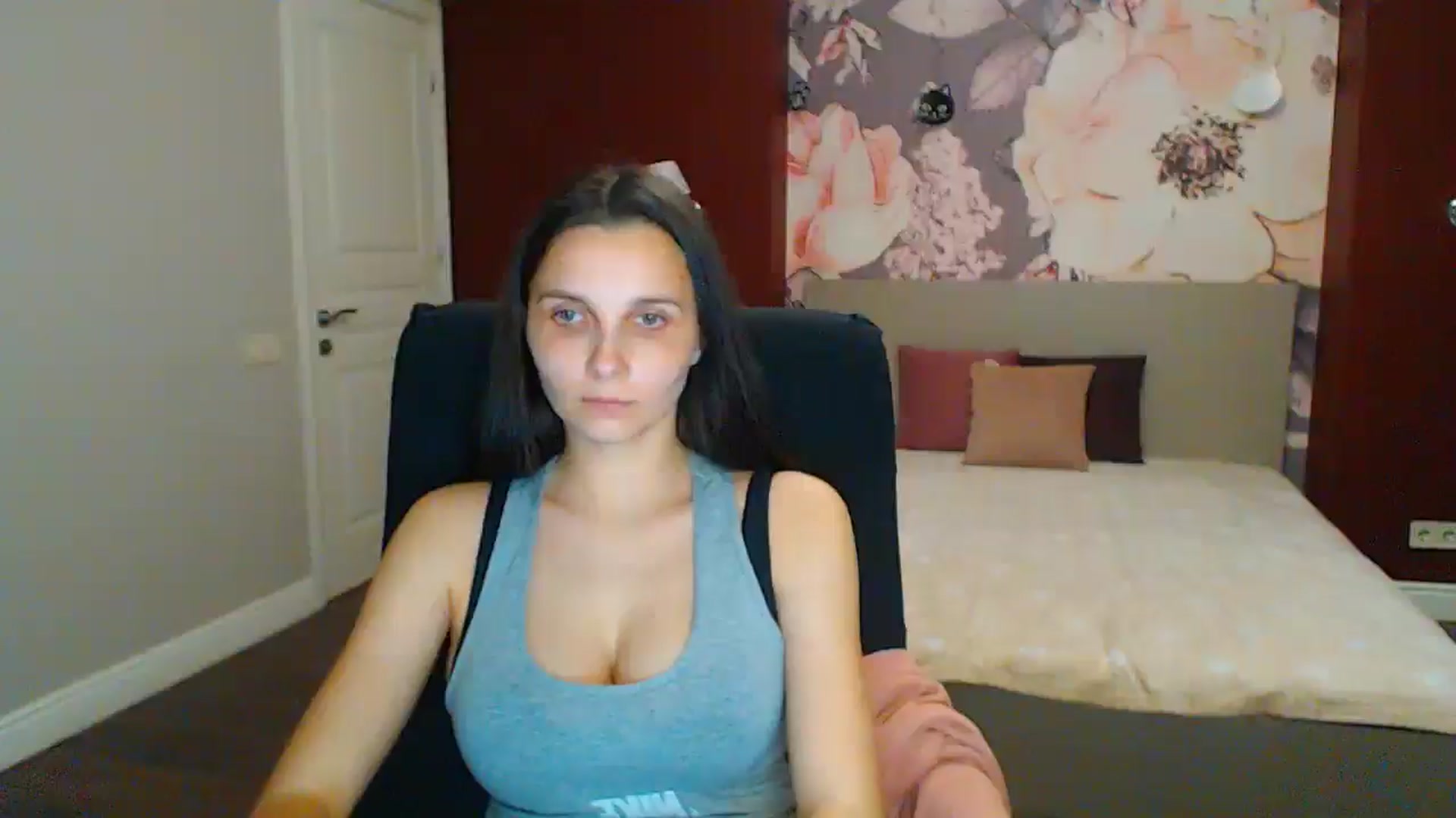 Gallery image thumbnail from Karina_Mils's myfreecams stream on, 05/09/2025, 19:30 image 13 of 20