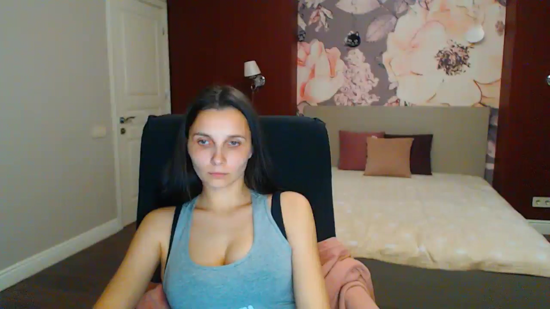 Gallery image thumbnail from Karina_Mils's myfreecams stream on, 05/09/2025, 19:30 image 12 of 20
