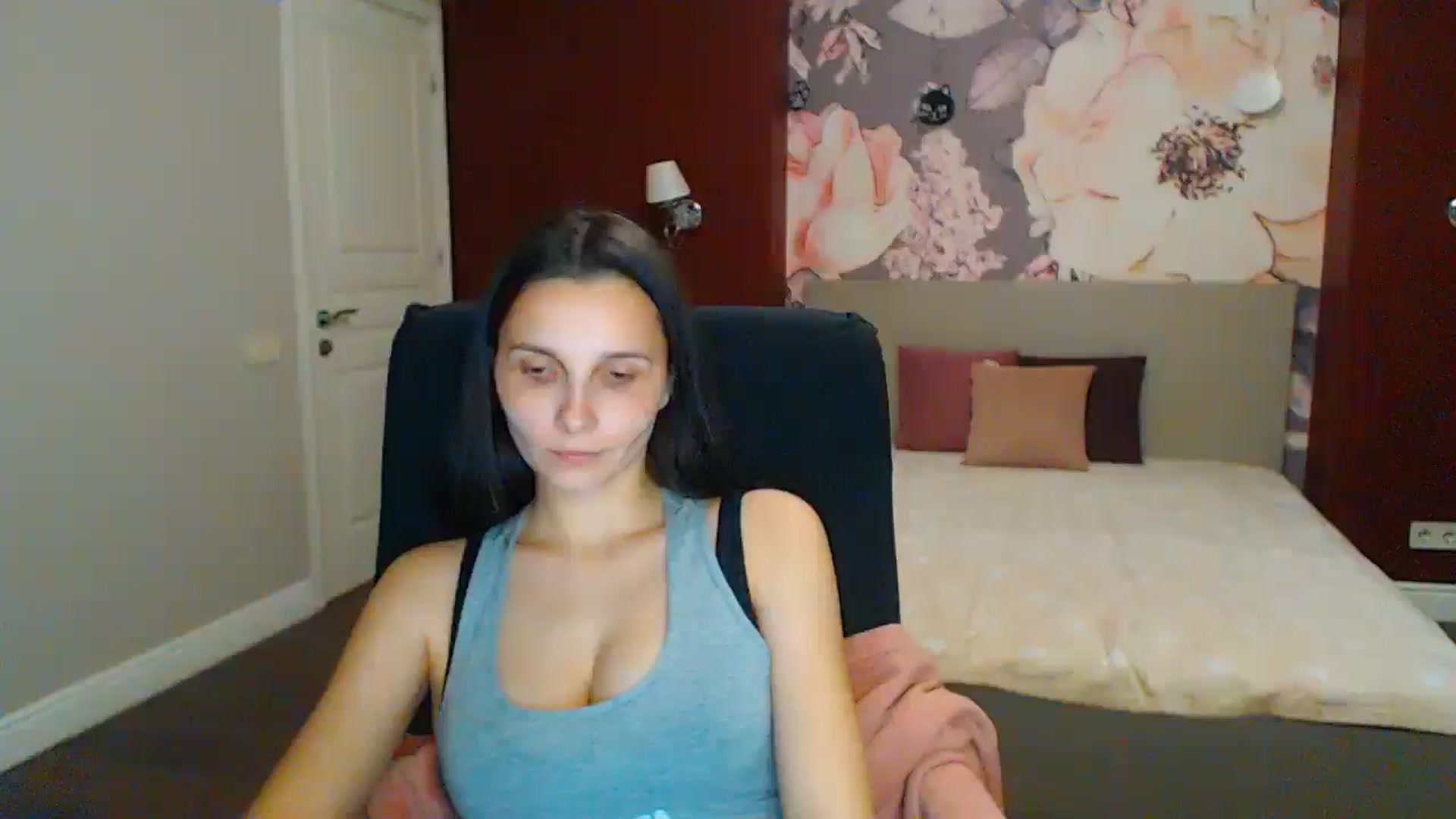 Gallery image thumbnail from Karina_Mils's myfreecams stream on, 05/09/2025, 19:30 image 9 of 20