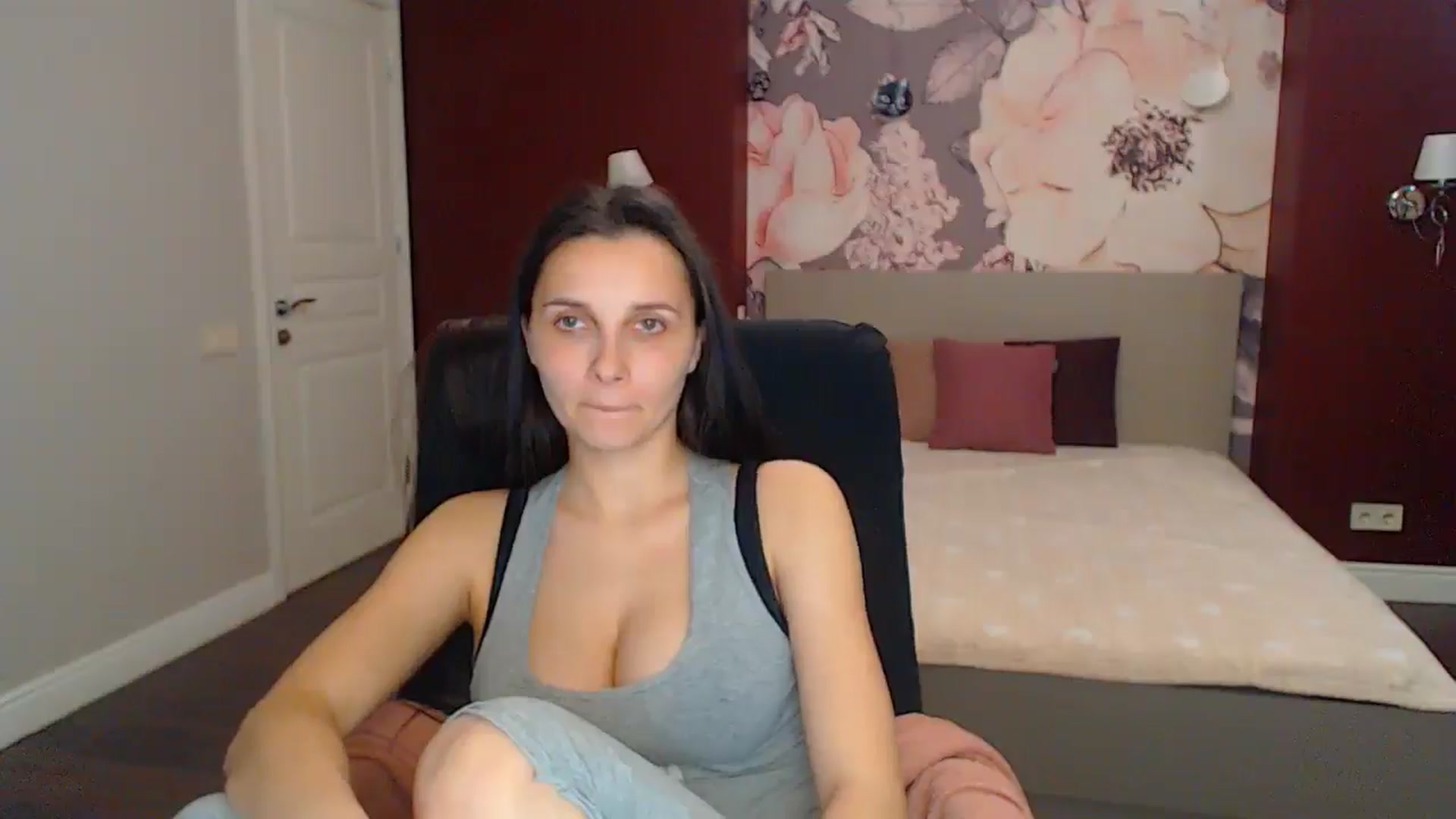 Gallery image thumbnail from Karina_Mils's myfreecams stream on, 05/10/2025, 16:47 image 4 of 20