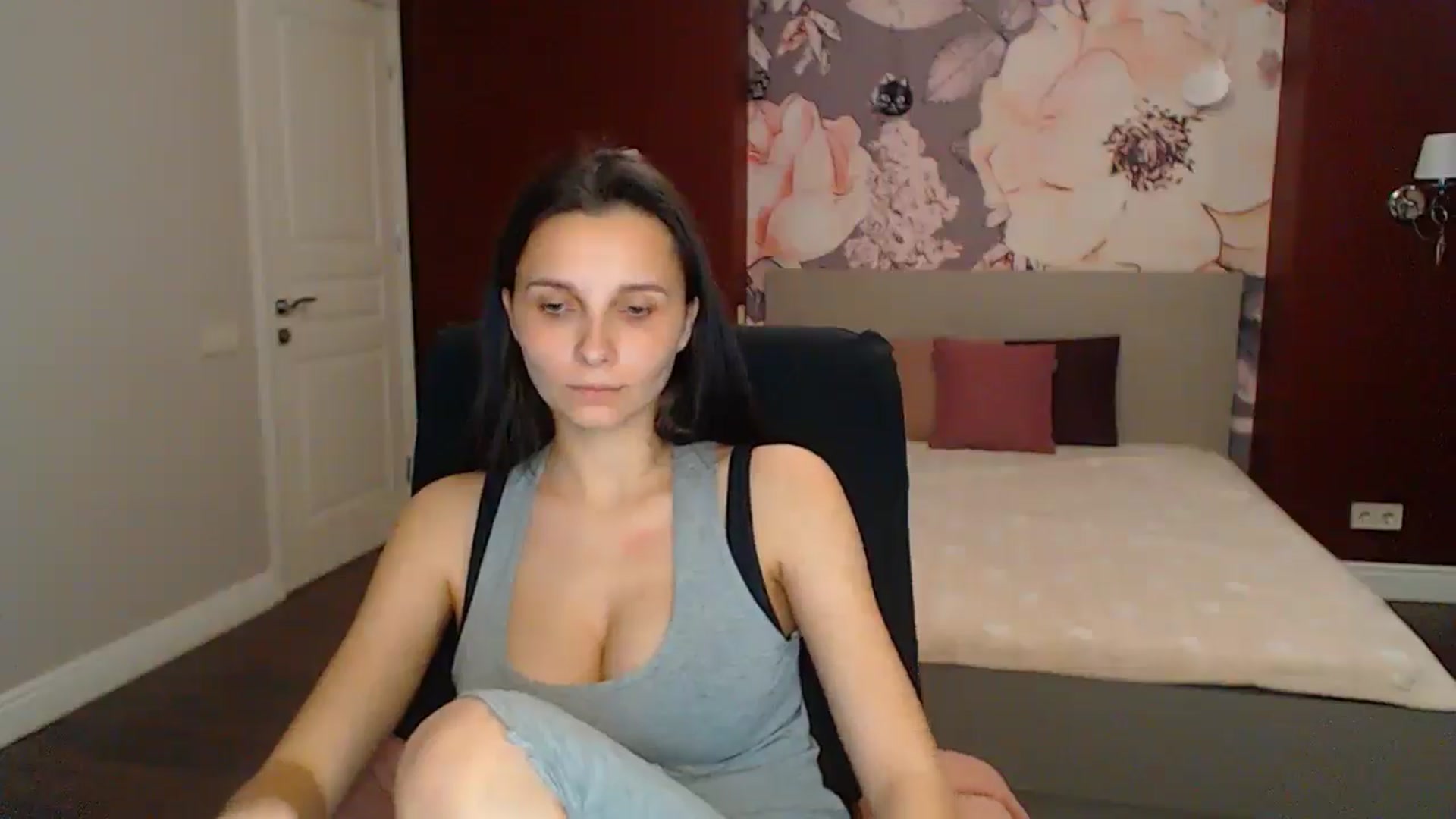 Gallery image thumbnail from Karina_Mils's myfreecams stream on, 05/10/2025, 16:47 image 16 of 20