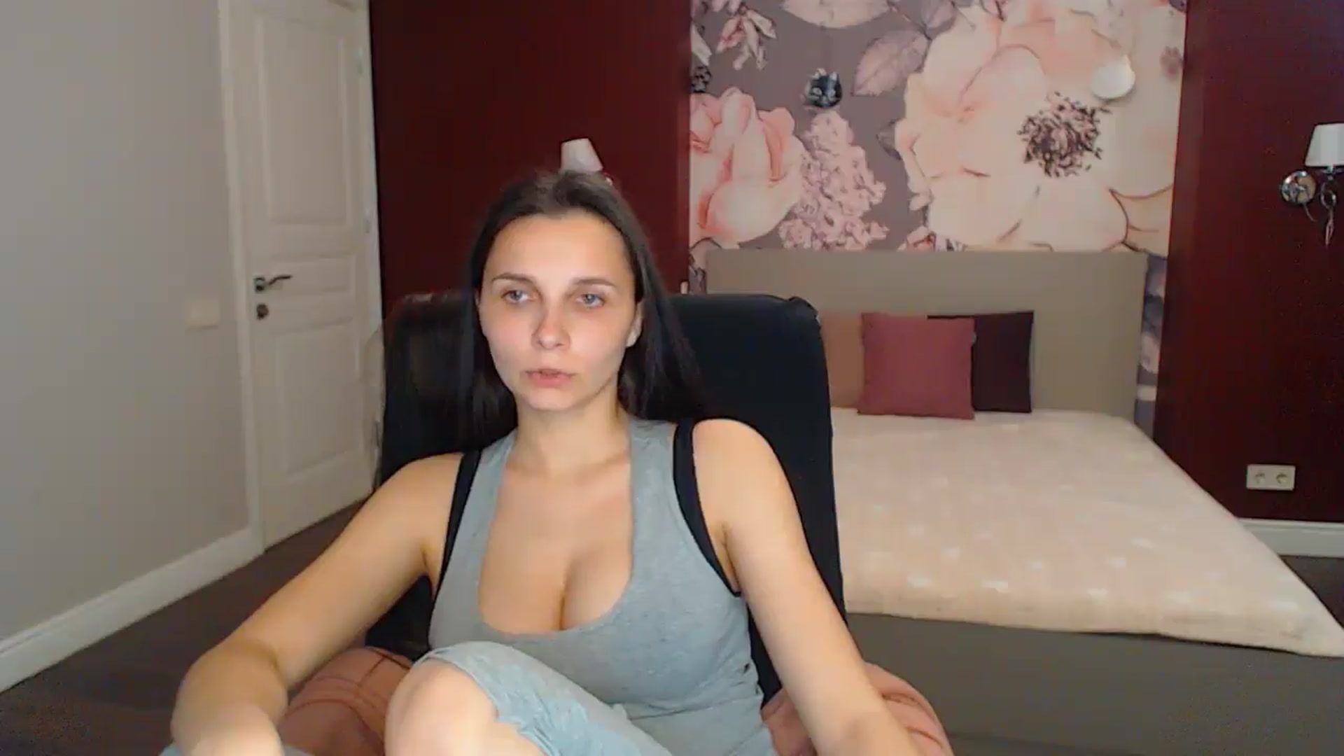 Gallery image thumbnail from Karina_Mils's myfreecams stream on, 05/10/2025, 16:47 image 2 of 20