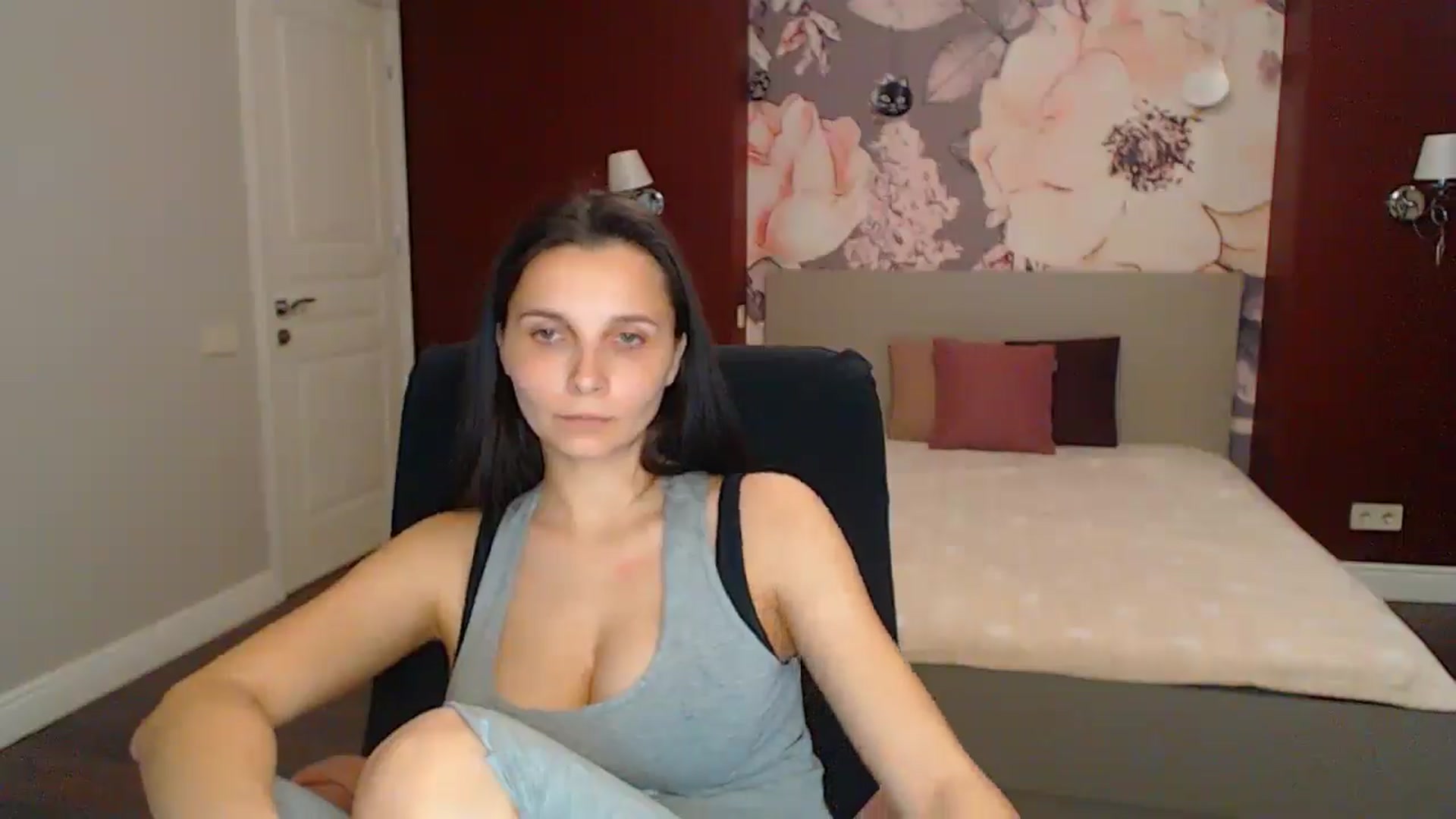 Gallery image thumbnail from Karina_Mils's myfreecams stream on, 05/10/2025, 16:47 image 19 of 20