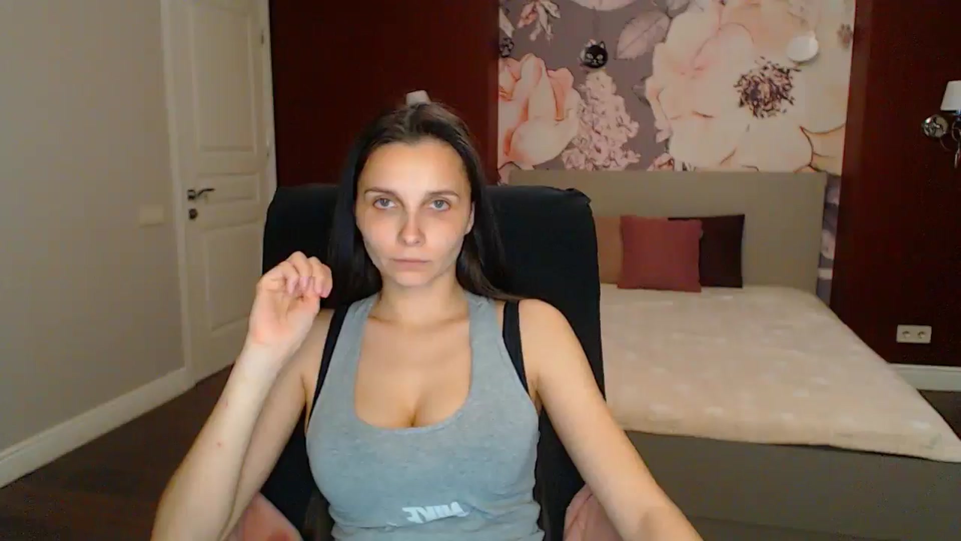 Gallery image thumbnail from Karina_Mils's myfreecams stream on, 05/10/2025, 18:29 image 9 of 20