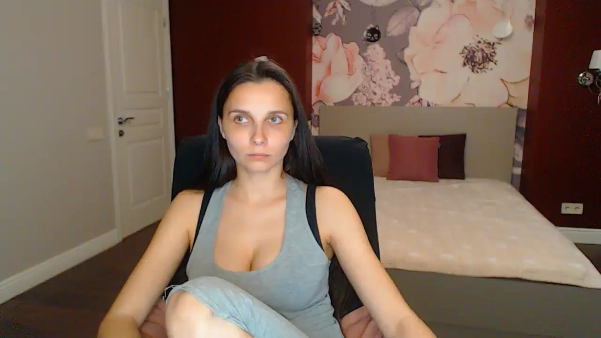 Gallery image thumbnail from Karina_Mils's myfreecams stream on, 05/10/2025, 18:29 image 2 of 20