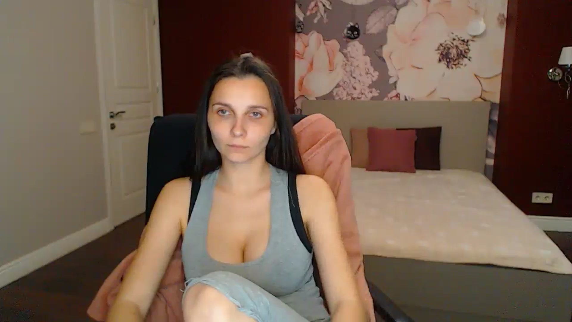 Gallery image thumbnail from Karina_Mils's myfreecams stream on, 05/10/2025, 19:27 image 6 of 20